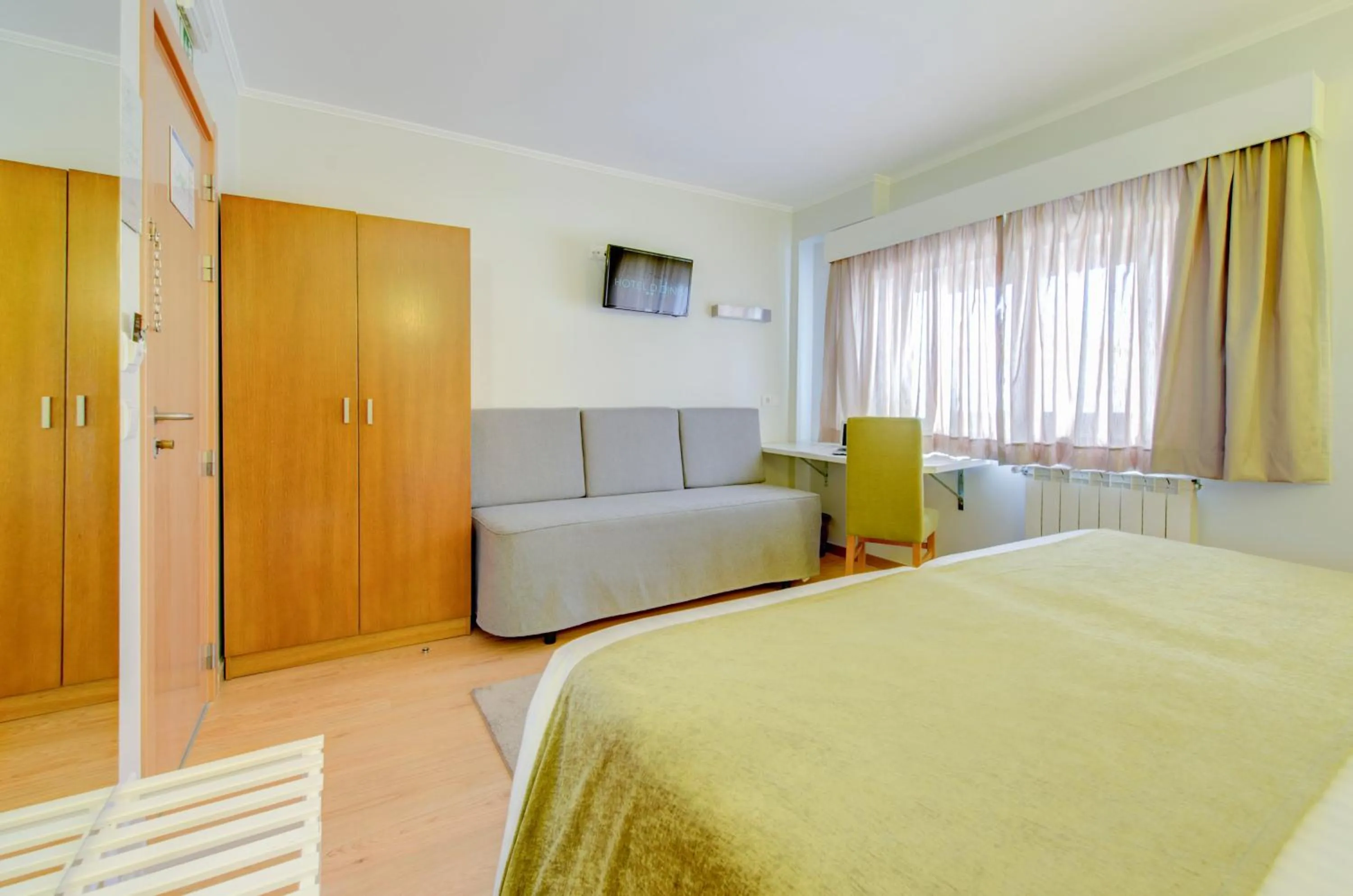 Bedroom, Bed in Hotel D. Dinis