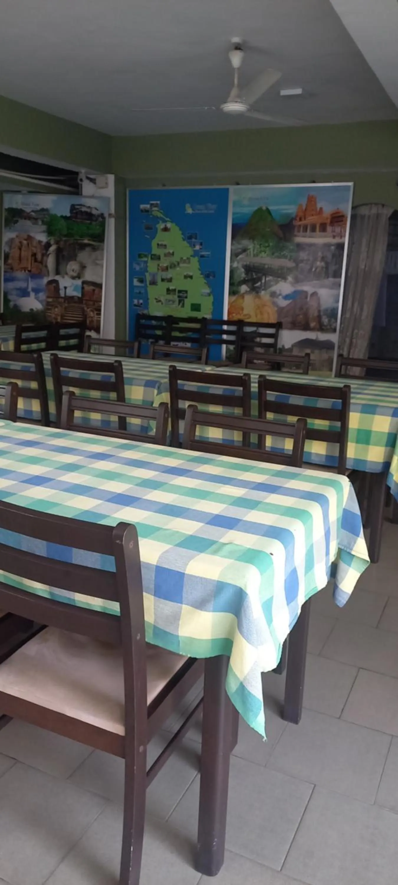 Restaurant/places to eat in Ocean View tourist guest house at Negombo beach near the airport