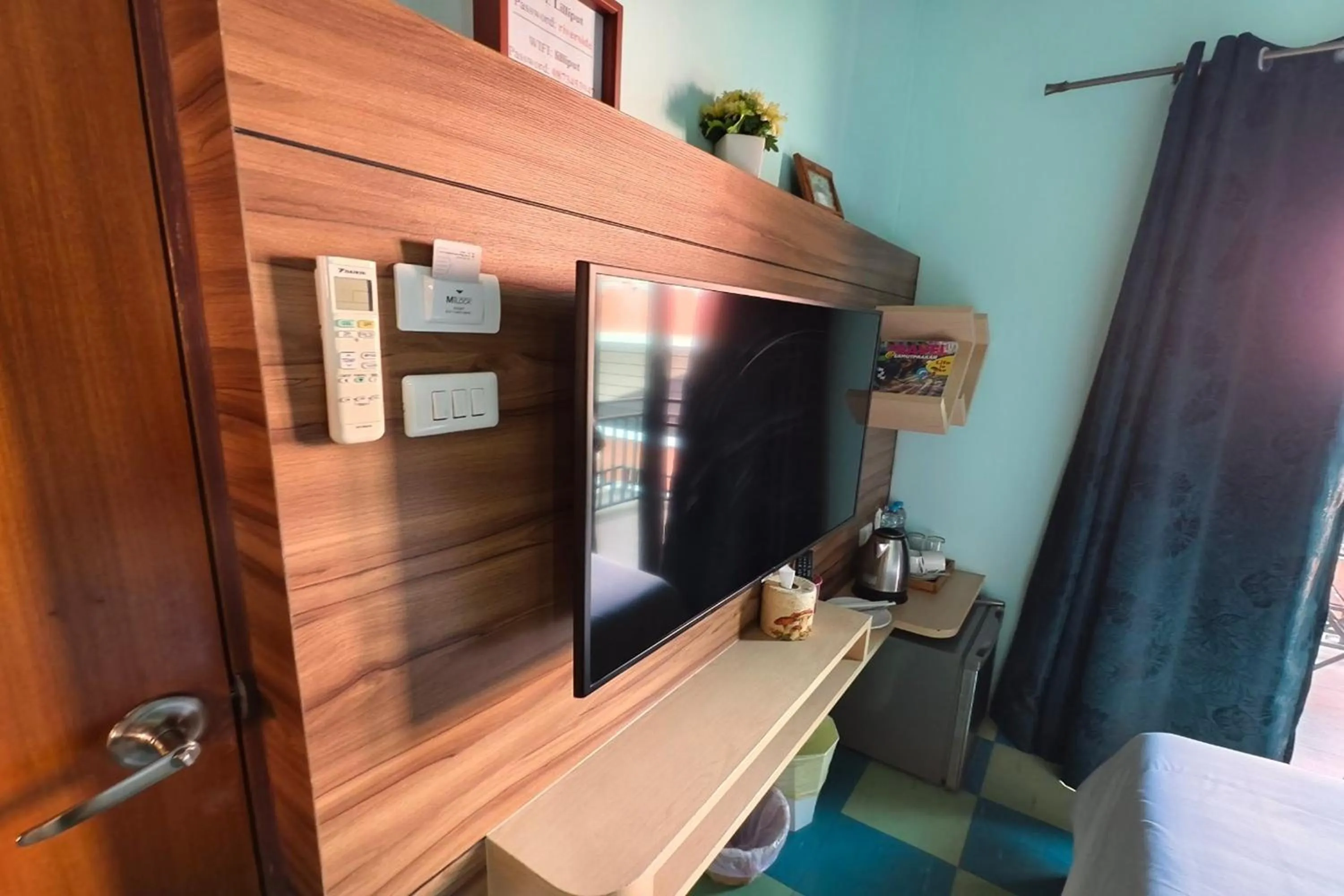 TV and multimedia, Bed in Lilliput Riverside Bangkachao
