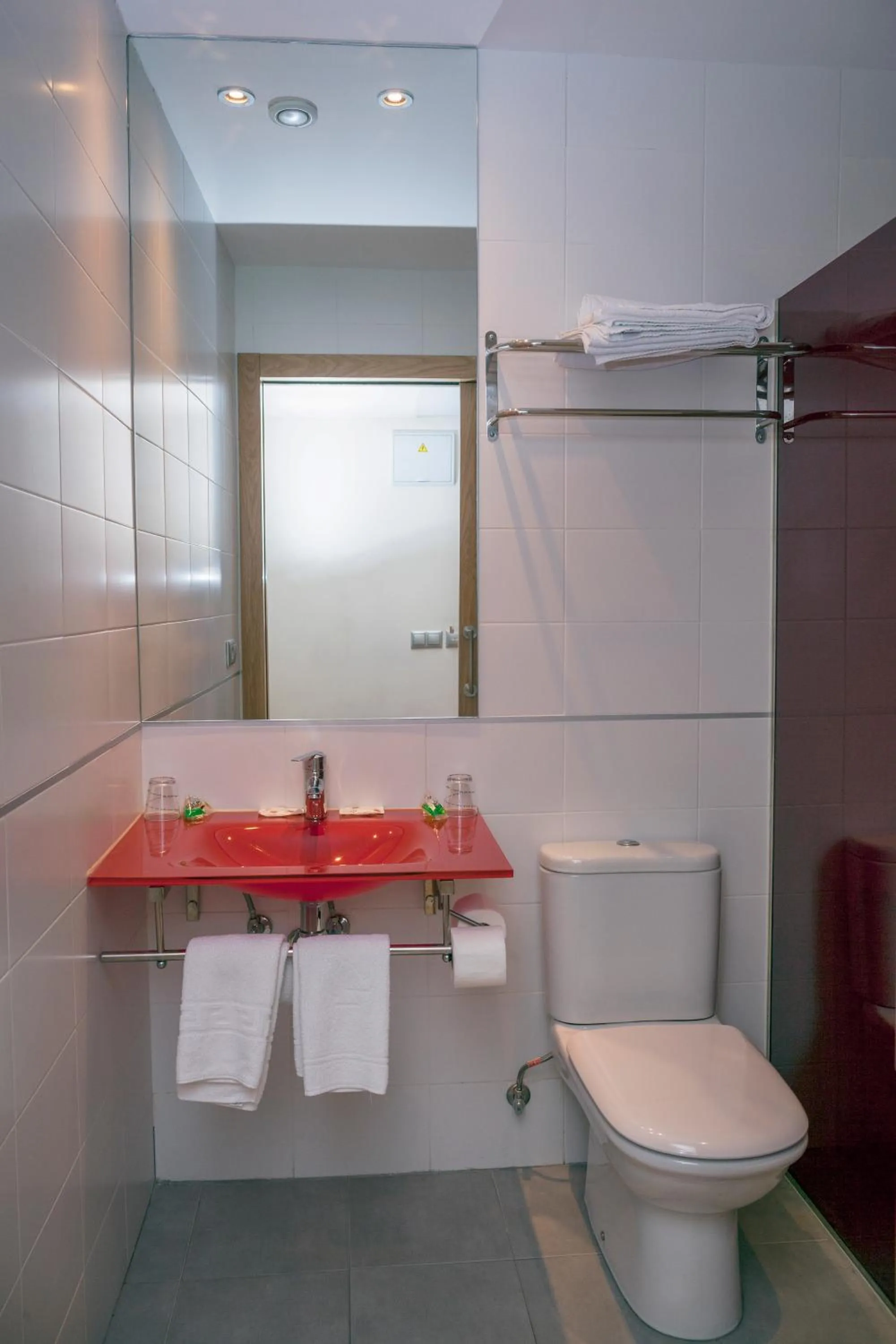 Bathroom in Hotel Jatorrena