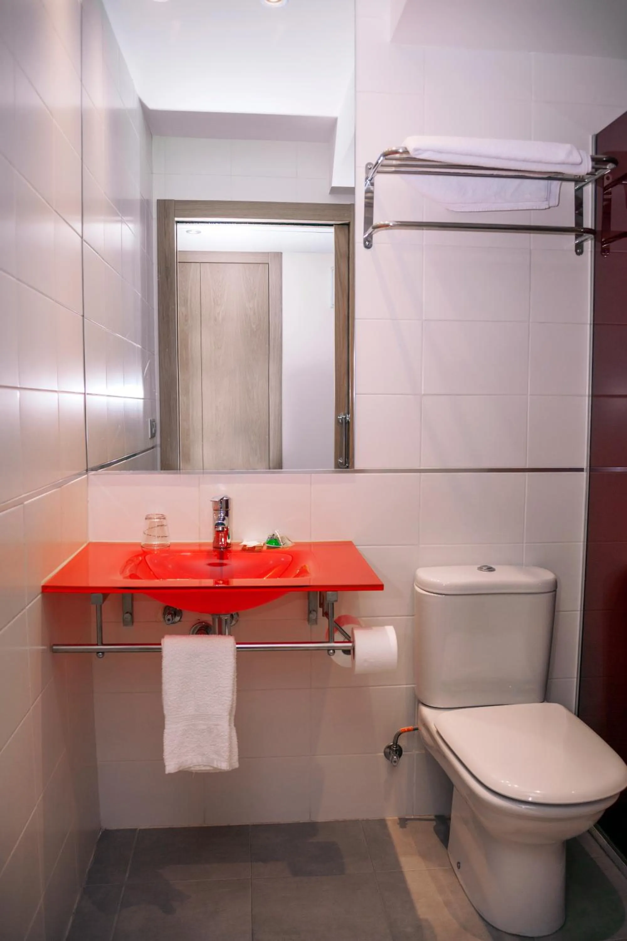 Bathroom in Hotel Jatorrena