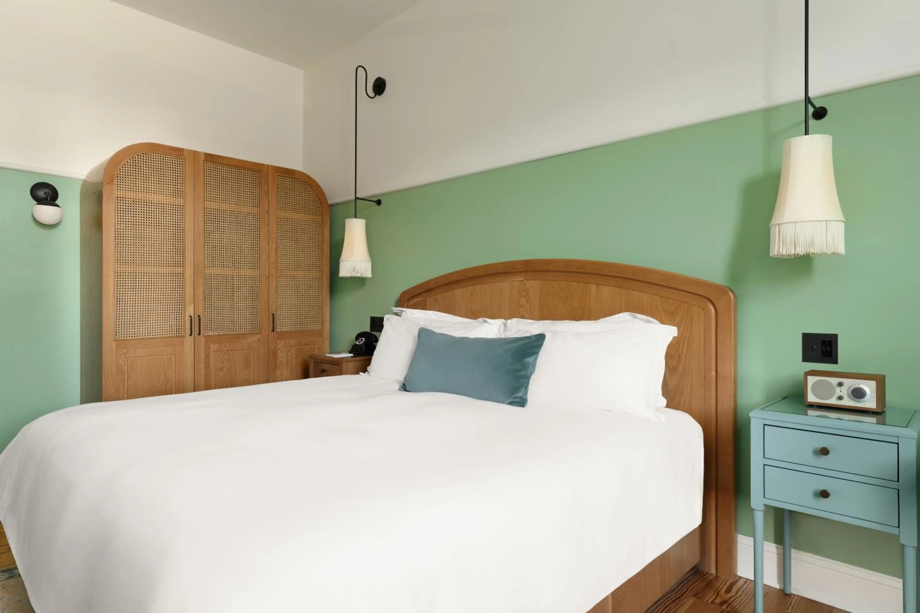 Bed in The Drayton Hotel Savannah, Curio Collection by Hilton