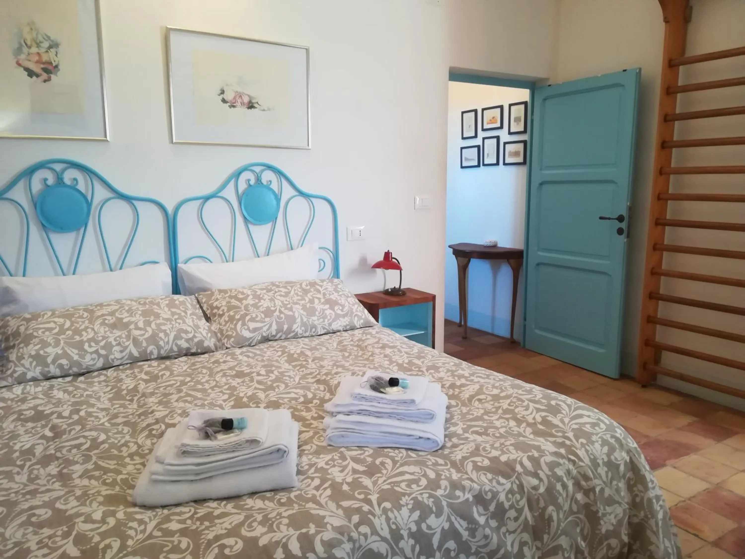 Decorative detail, Bed in B&B Conca Del Pretore