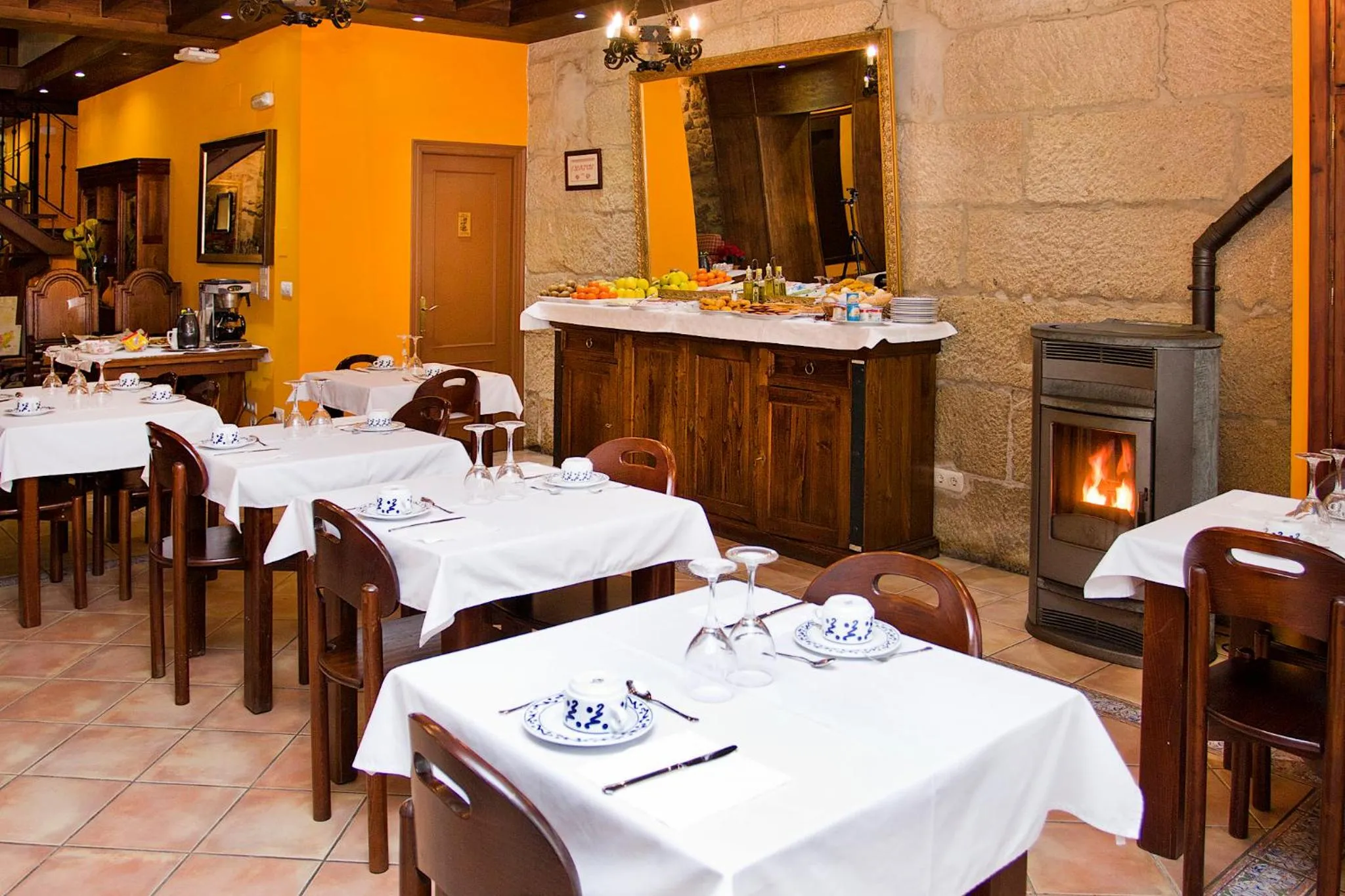 Restaurant/places to eat in Hotel O Portelo Rural