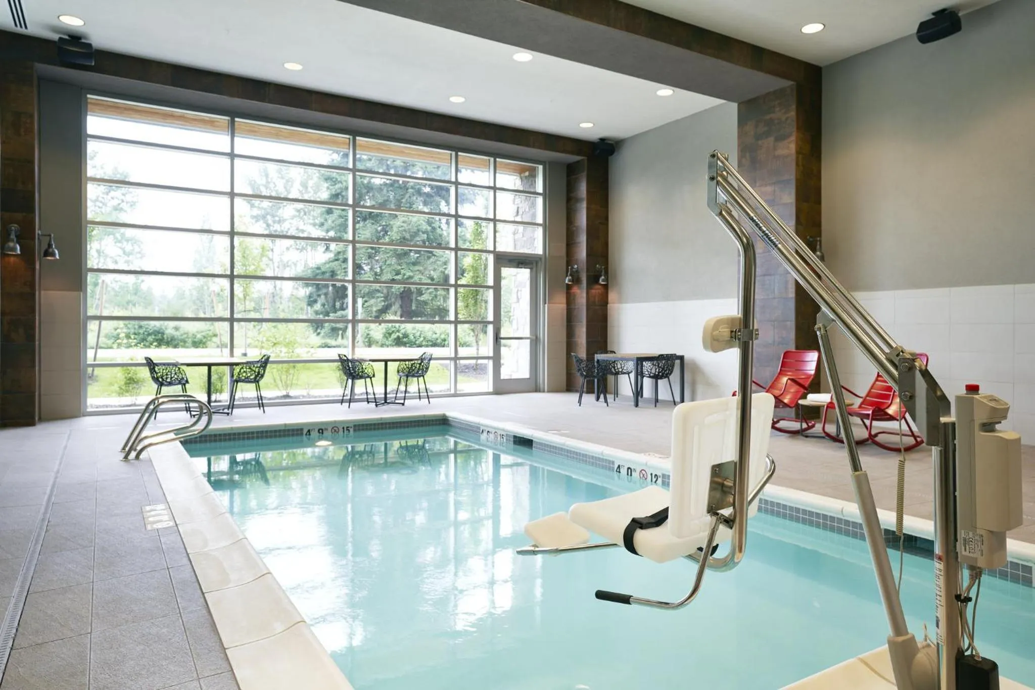 Swimming pool in Archer Hotel Seattle/Redmond
