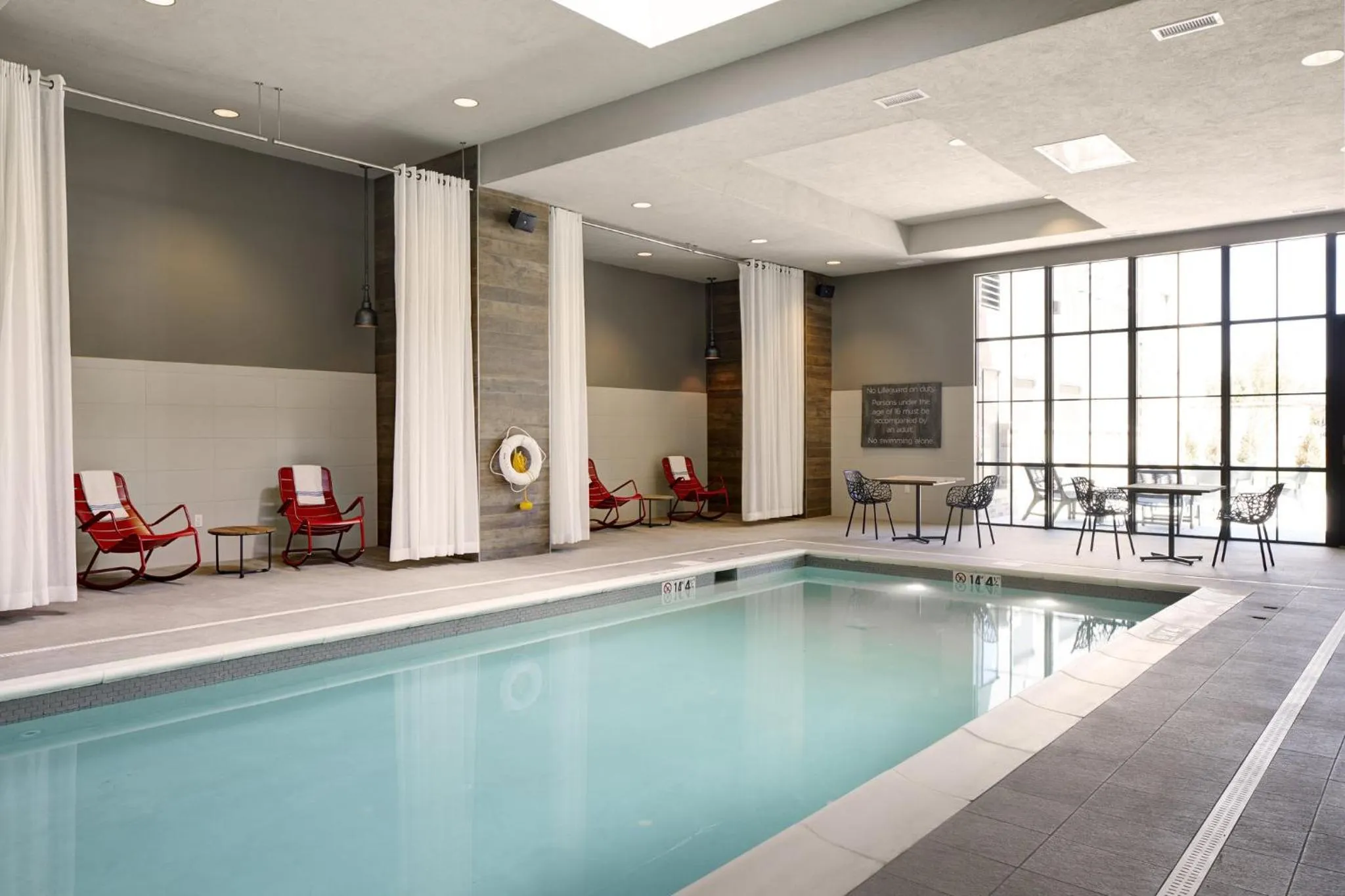 Swimming pool in Archer Hotel Seattle/Redmond
