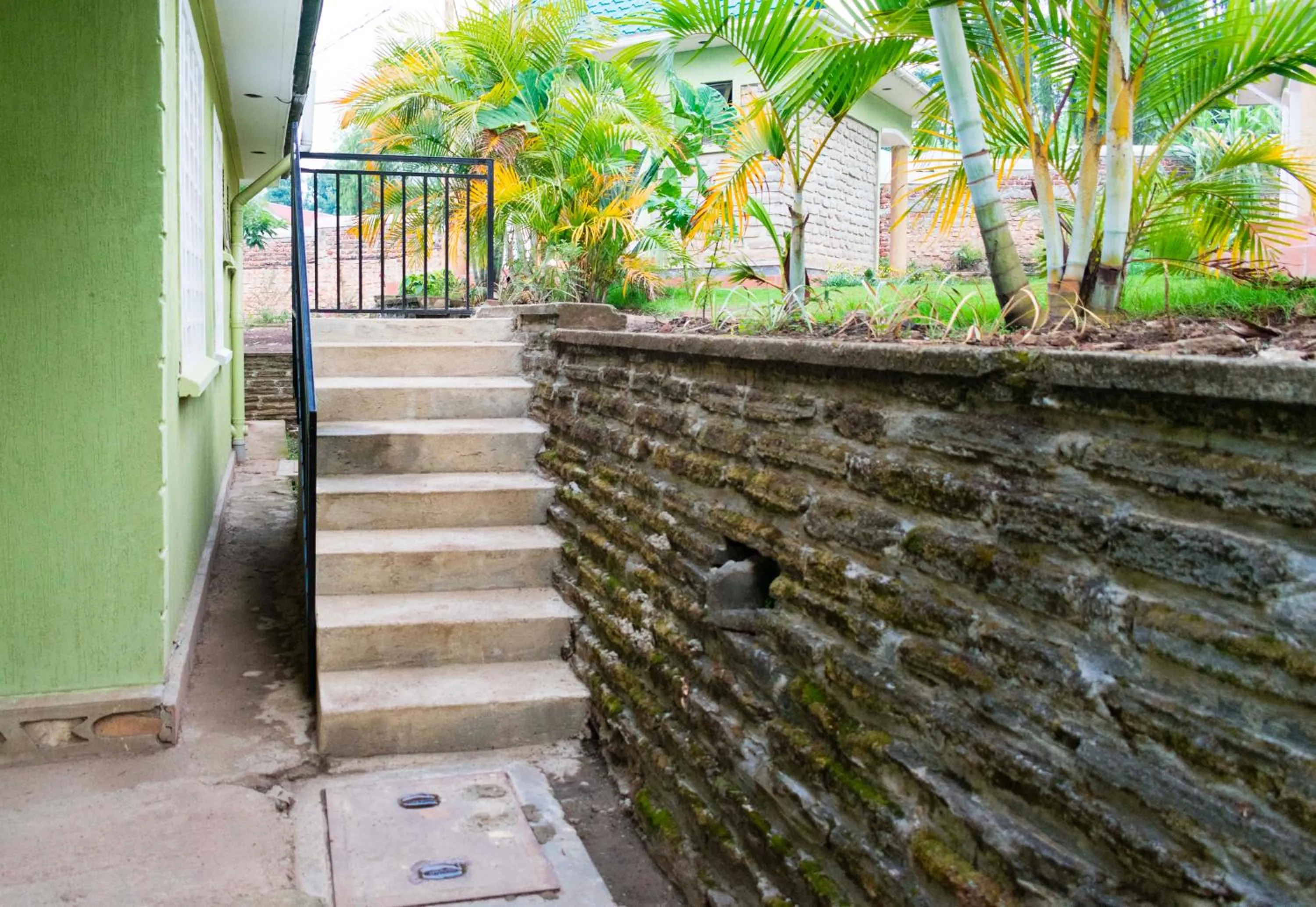 Facade/entrance in Tooro Fairway Hotel