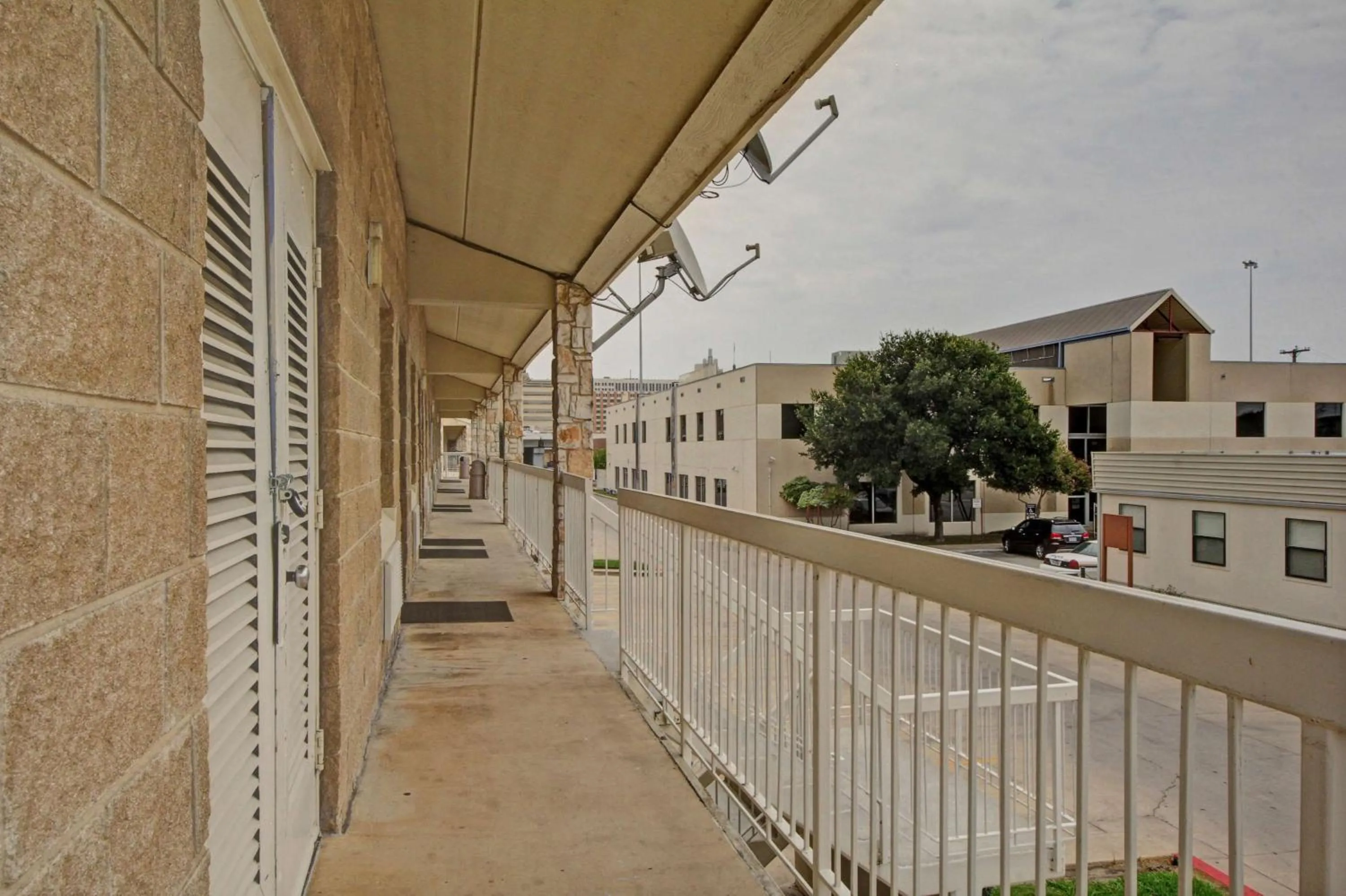 Property building in Motel 6-San Antonio, TX - Downtown - Market Square