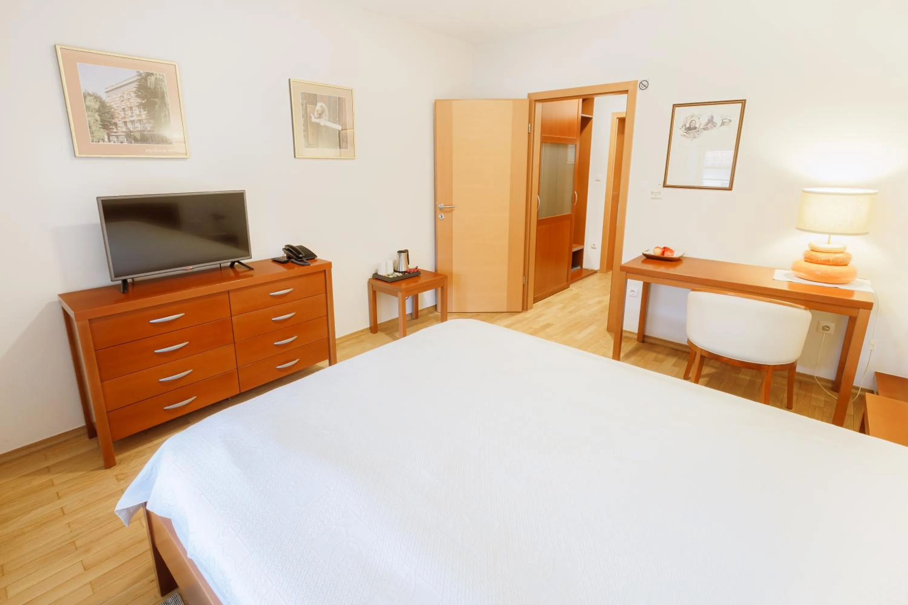 TV and multimedia, Bed in Pri Žabarju Bed & Breakfast Ljubljana