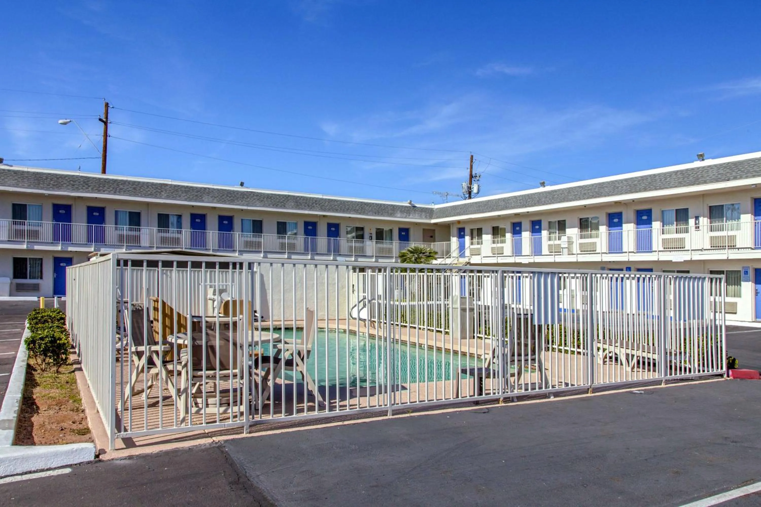 Property building in Motel 6-Phoenix, AZ - Airport - 24th Street