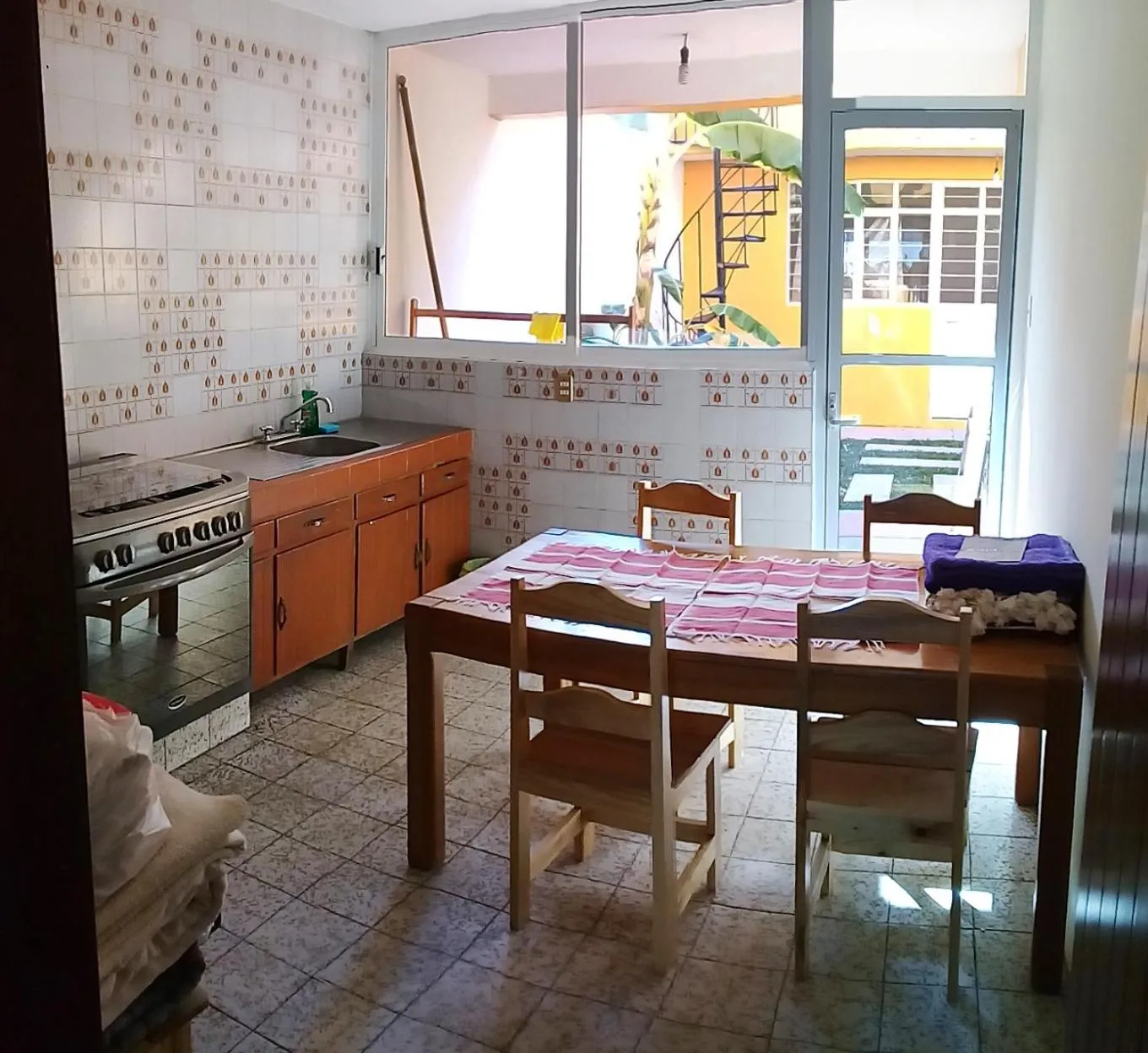 Los Nardos Hostel -pet friendly-