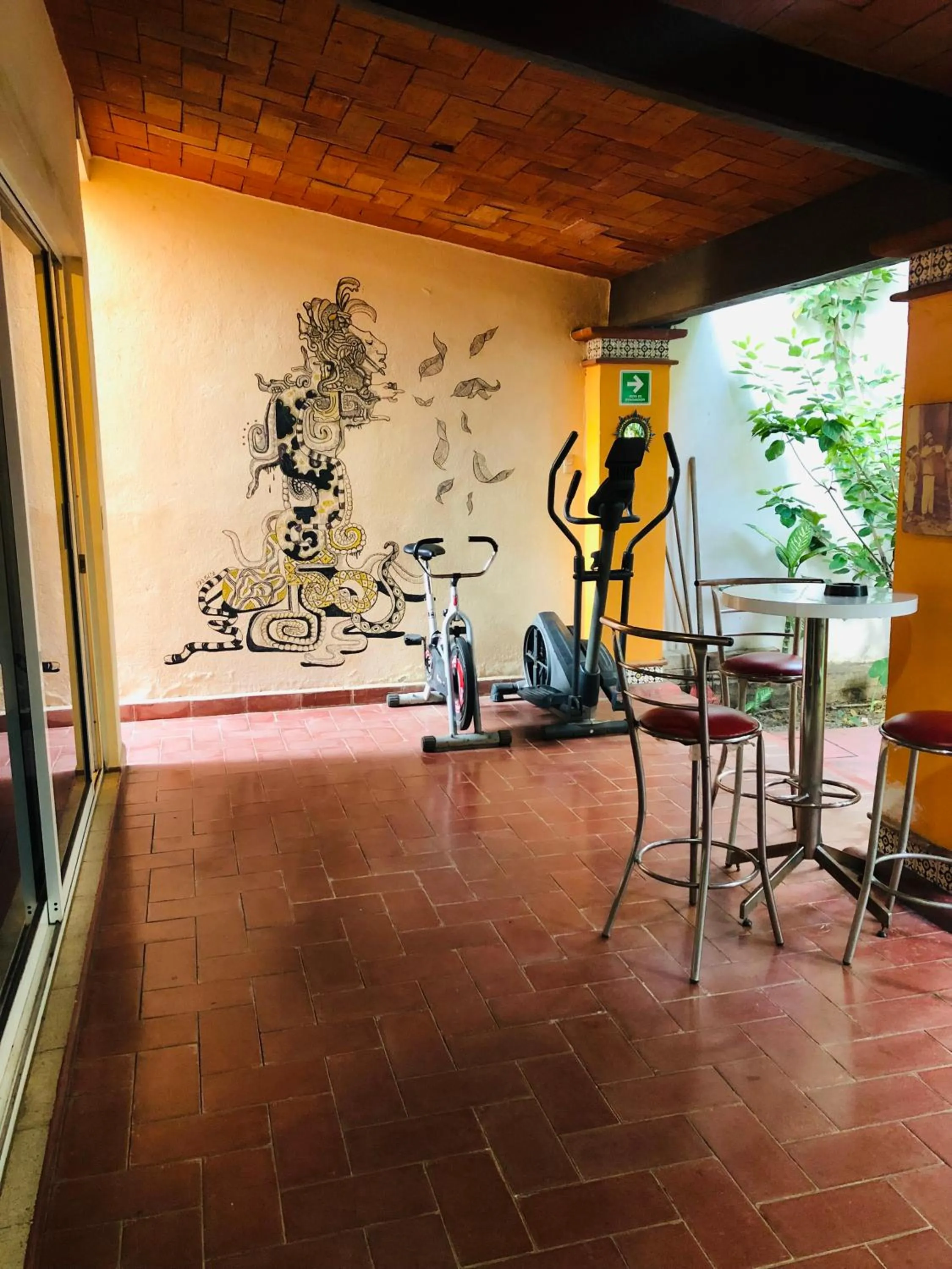 Patio in Los Nardos Hostel -pet friendly-