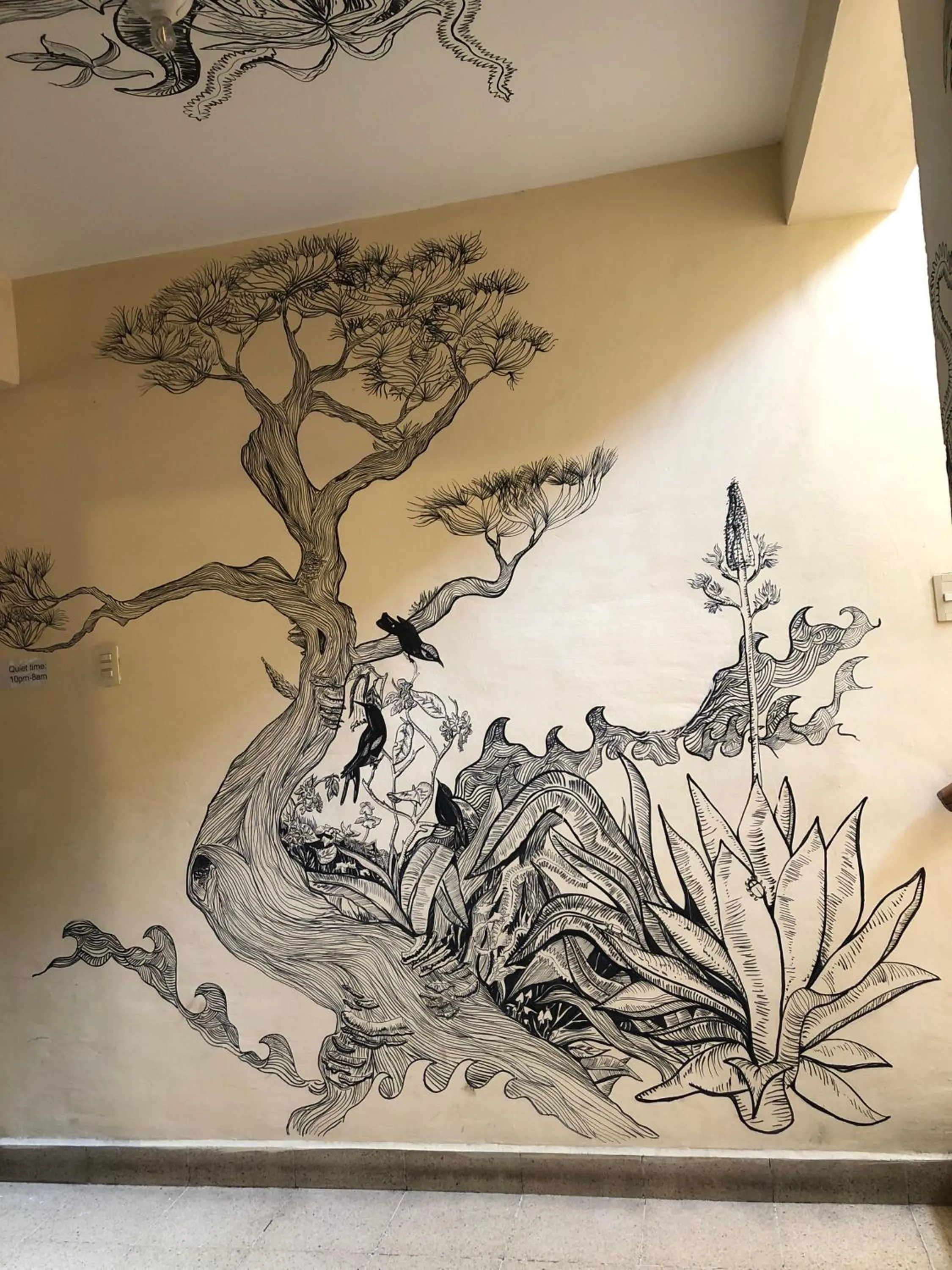 Decorative detail in Los Nardos Hostel -pet friendly-