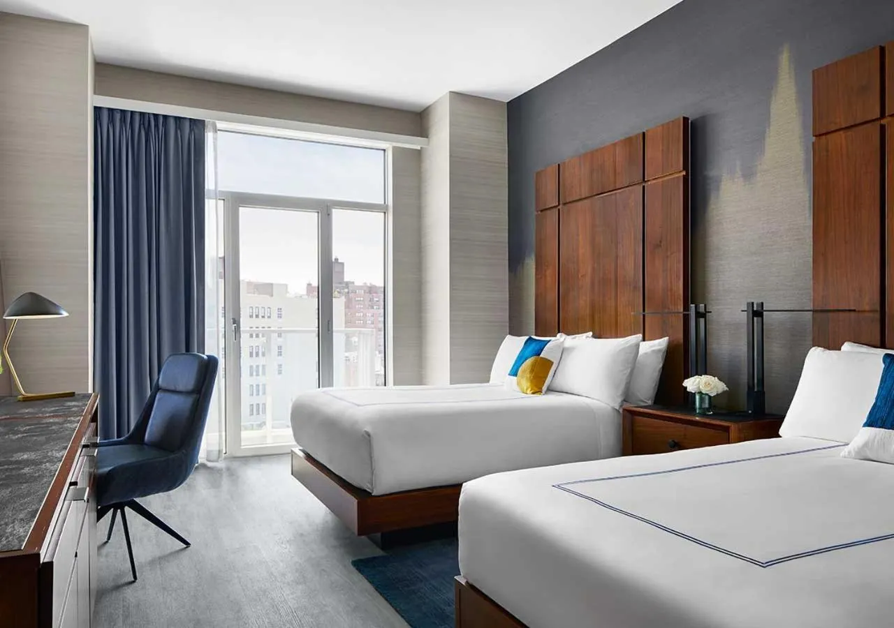 Bedroom, Bed in Gansevoort Meatpacking