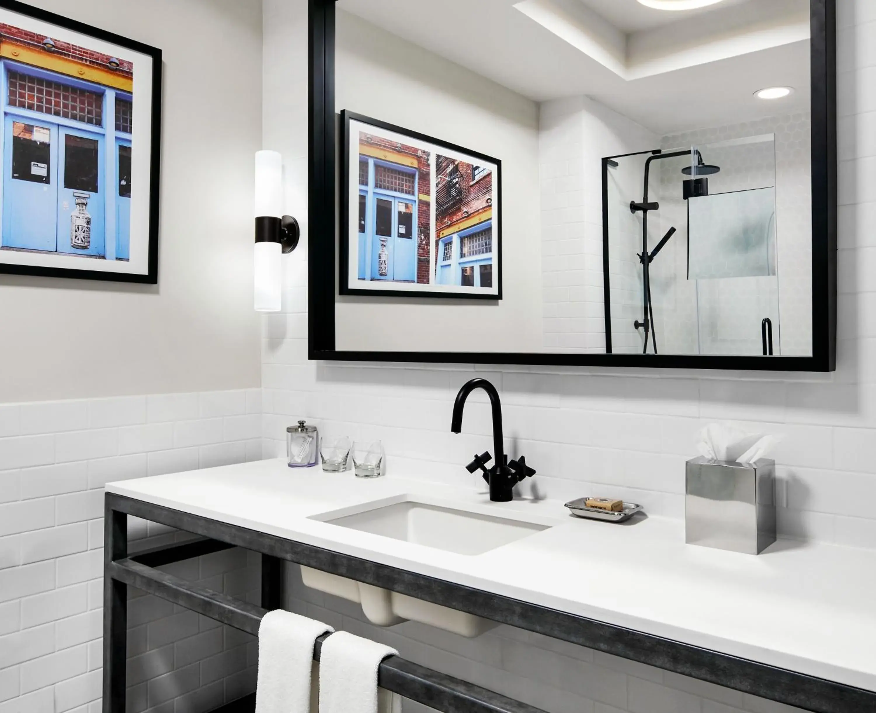 Superior Queen Room in Gansevoort Meatpacking Superior Queen Room in Gansevoort Meatpacking