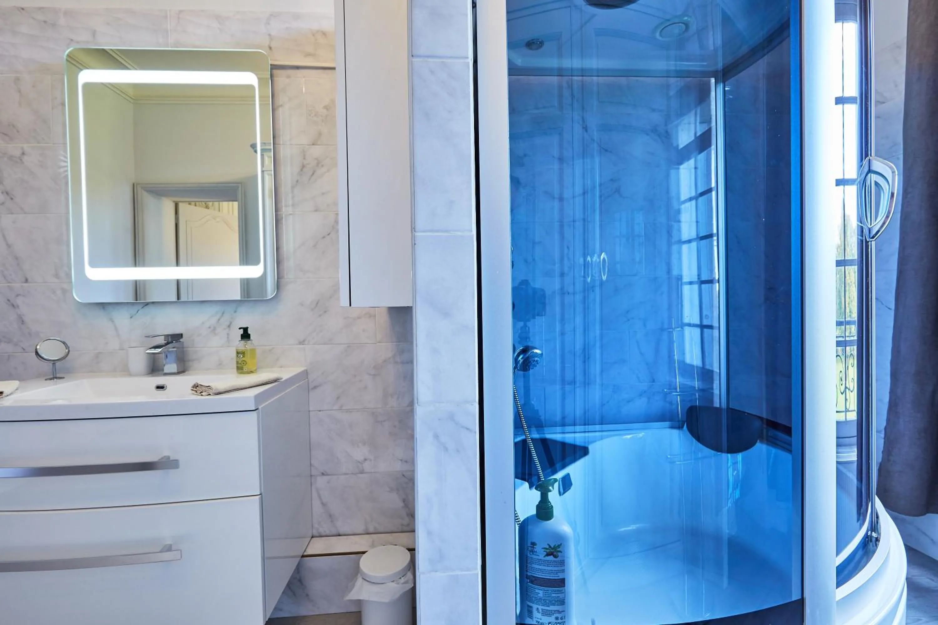 Bathroom in Chateau des Monts