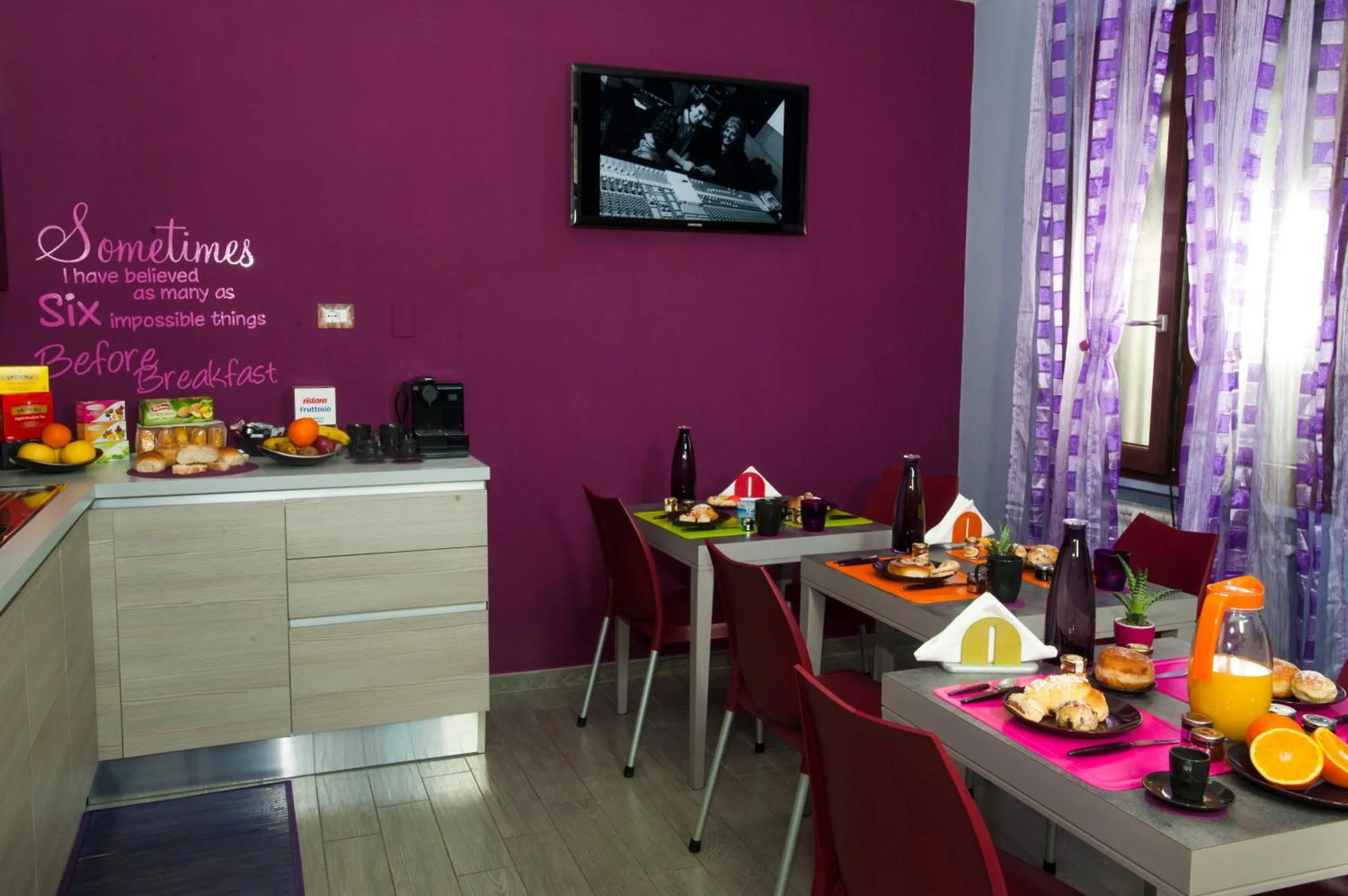 Communal lounge/ TV room in B&B Eco