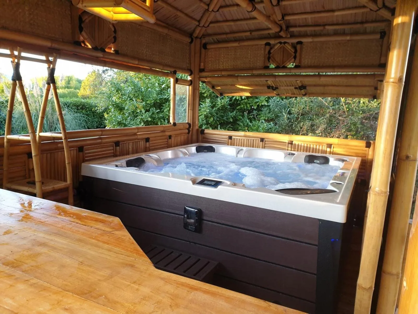 Hot Tub in La Demeure de l'Arche