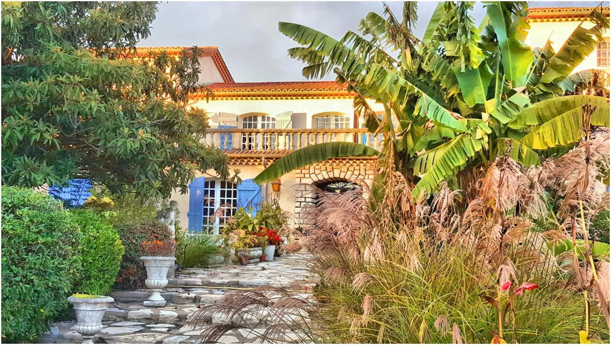 Property Building in La Demeure de l'Arche