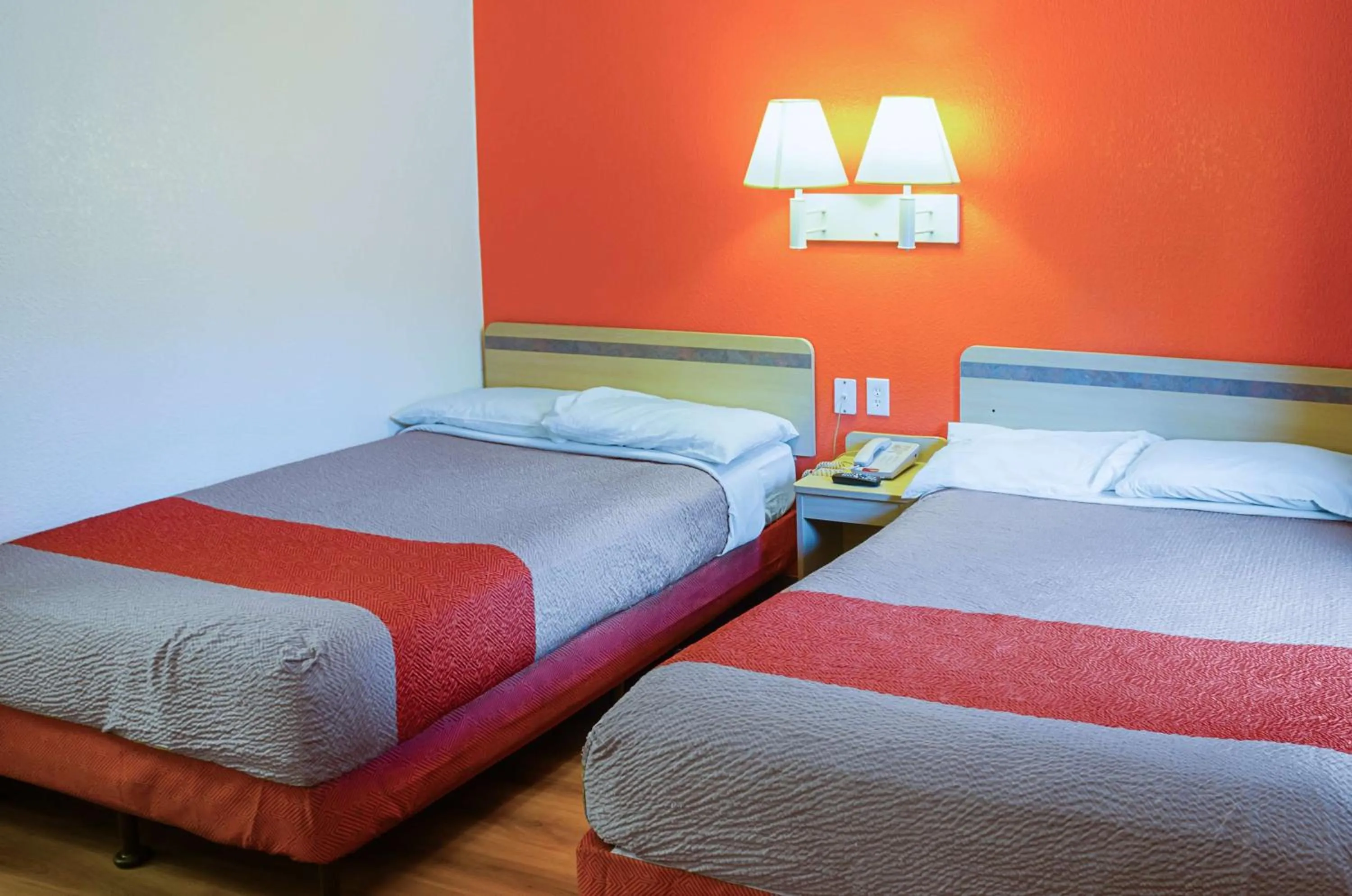 Bedroom, Bed in West Ashley Inn