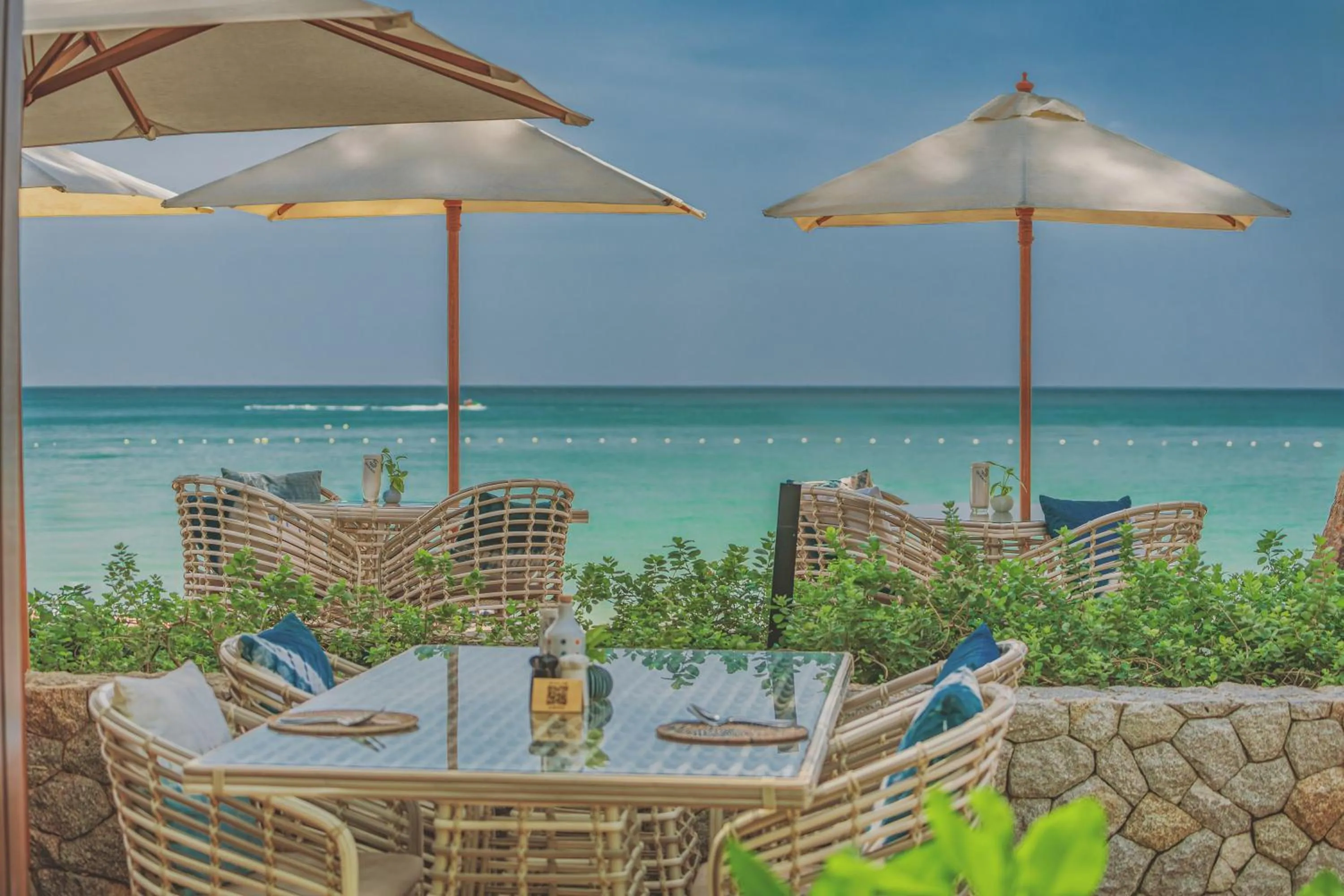 Restaurant/places to eat in Twinpalms MontAzure Phuket