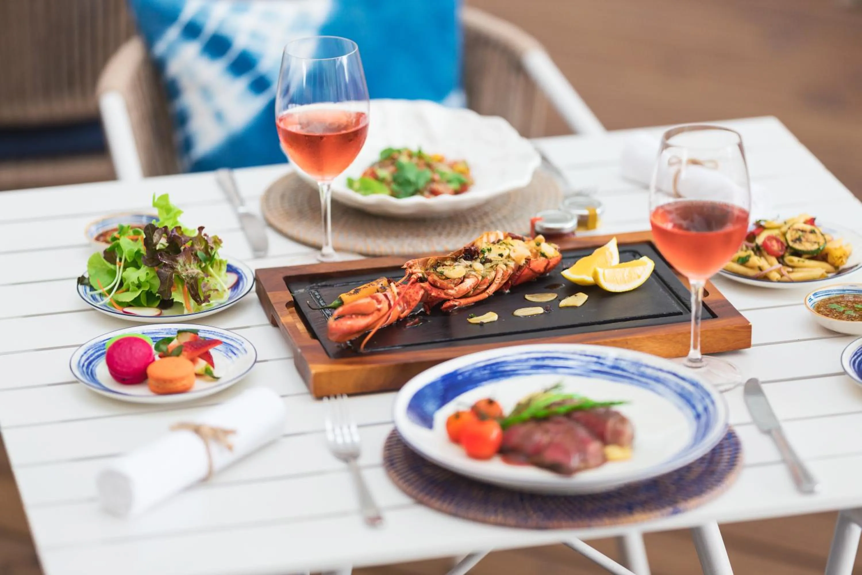 Restaurant/places to eat in Twinpalms MontAzure Phuket