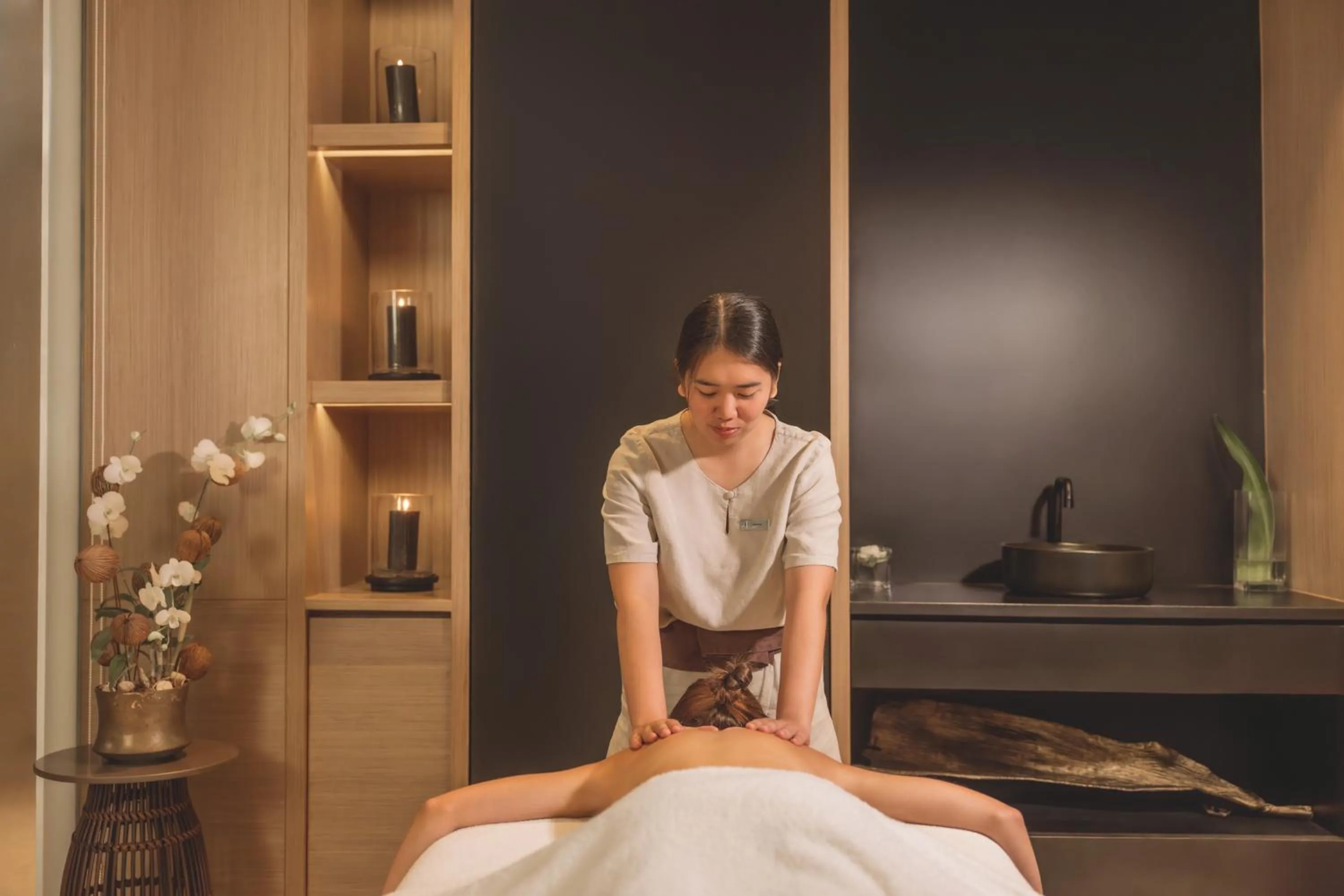 Massage in Twinpalms MontAzure Phuket