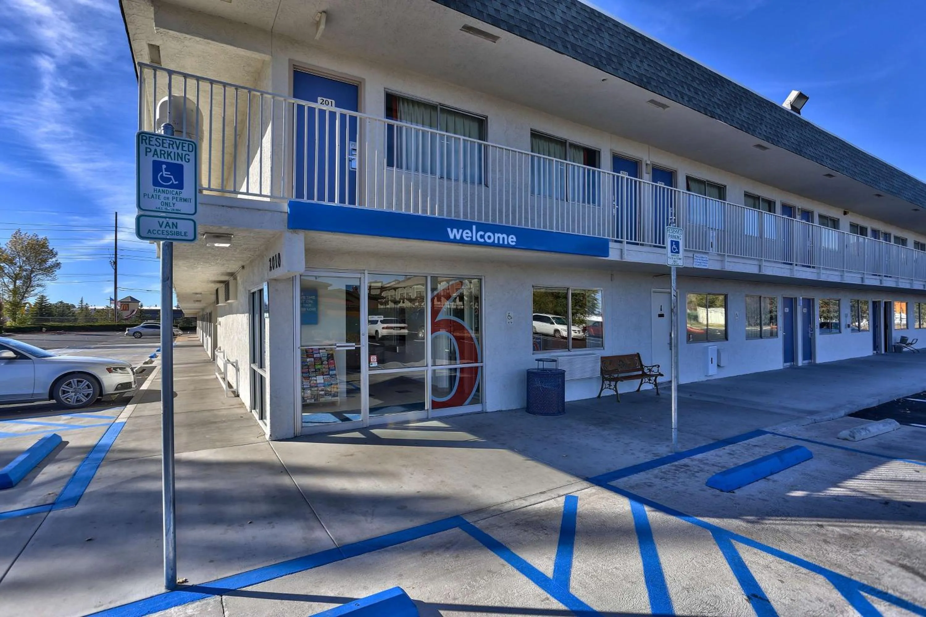 Property building in Motel 6-Flagstaff, AZ - Butler