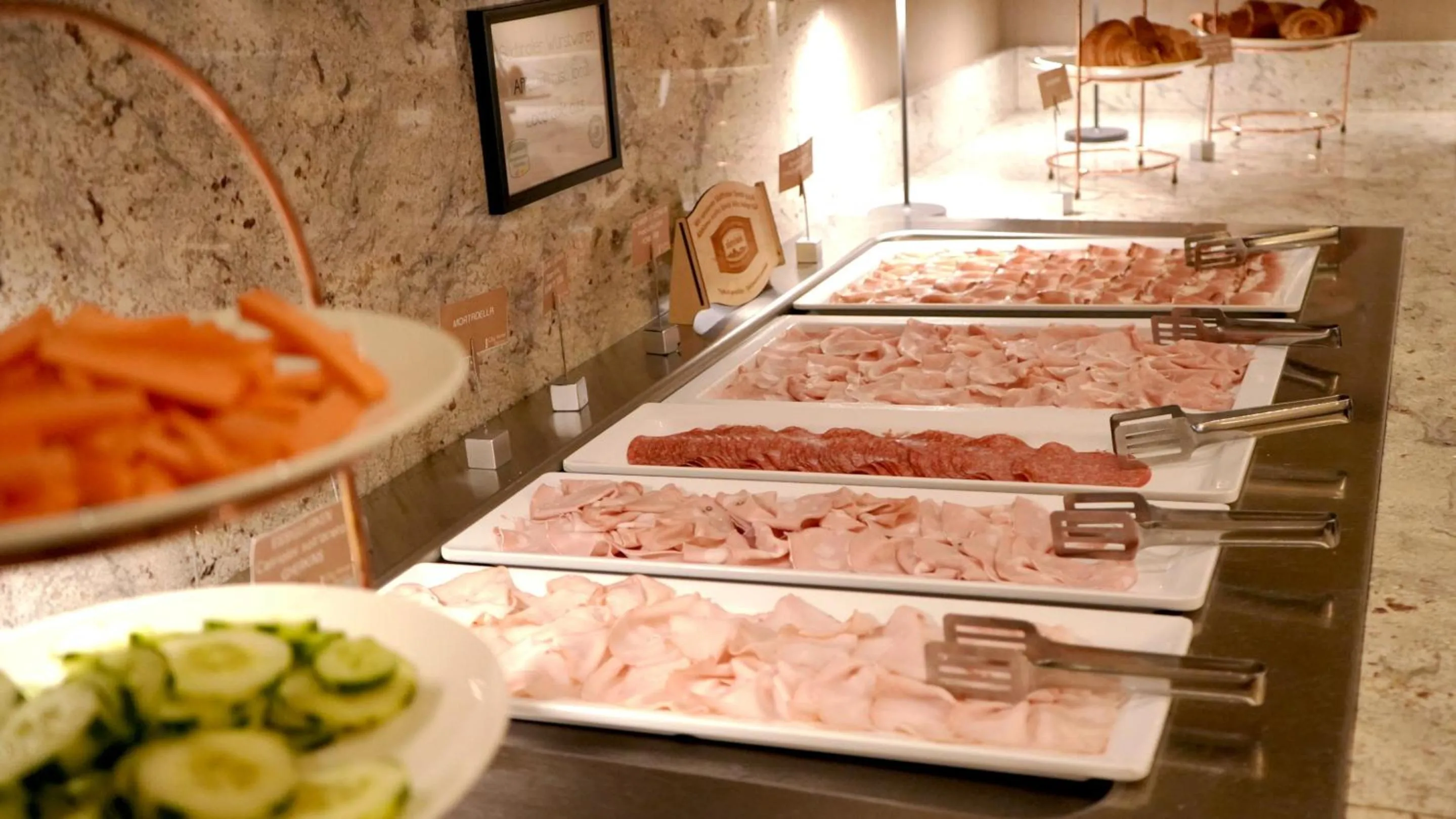 Restaurant/places to eat in City Hotel Merano