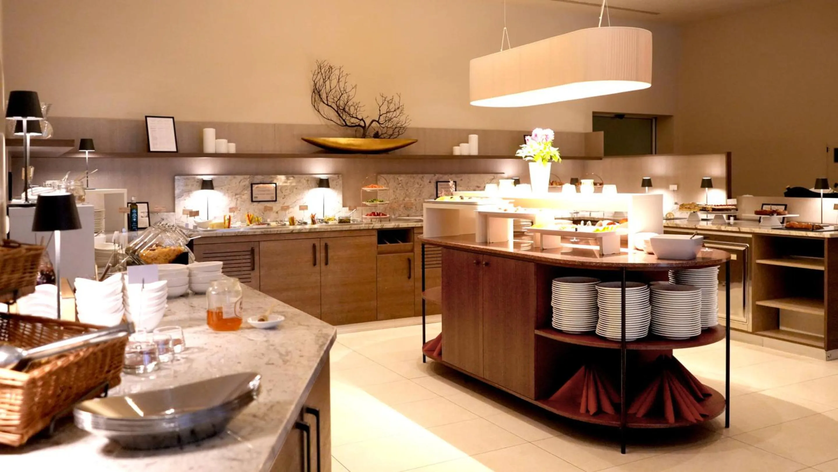 Restaurant/places to eat in City Hotel Merano