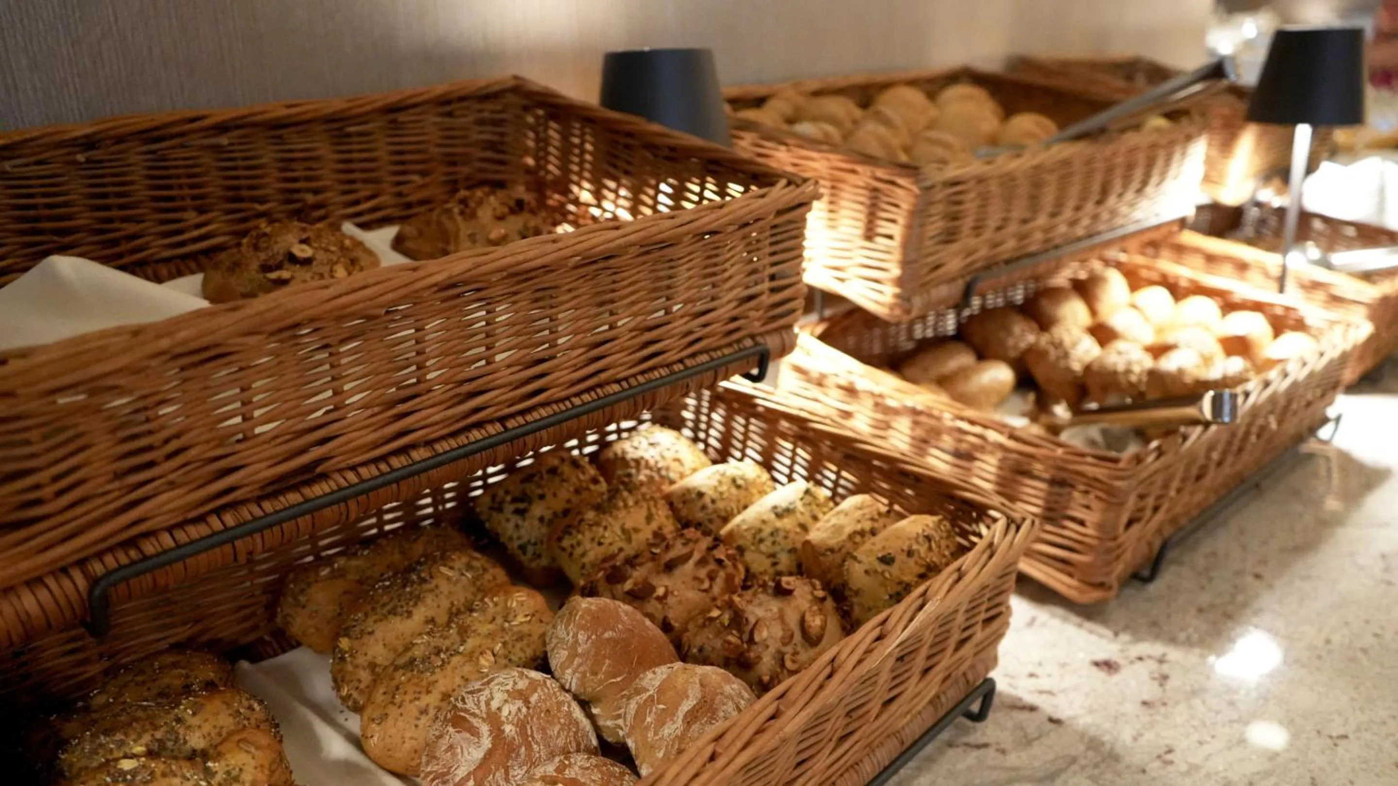 Restaurant/places to eat in City Hotel Merano