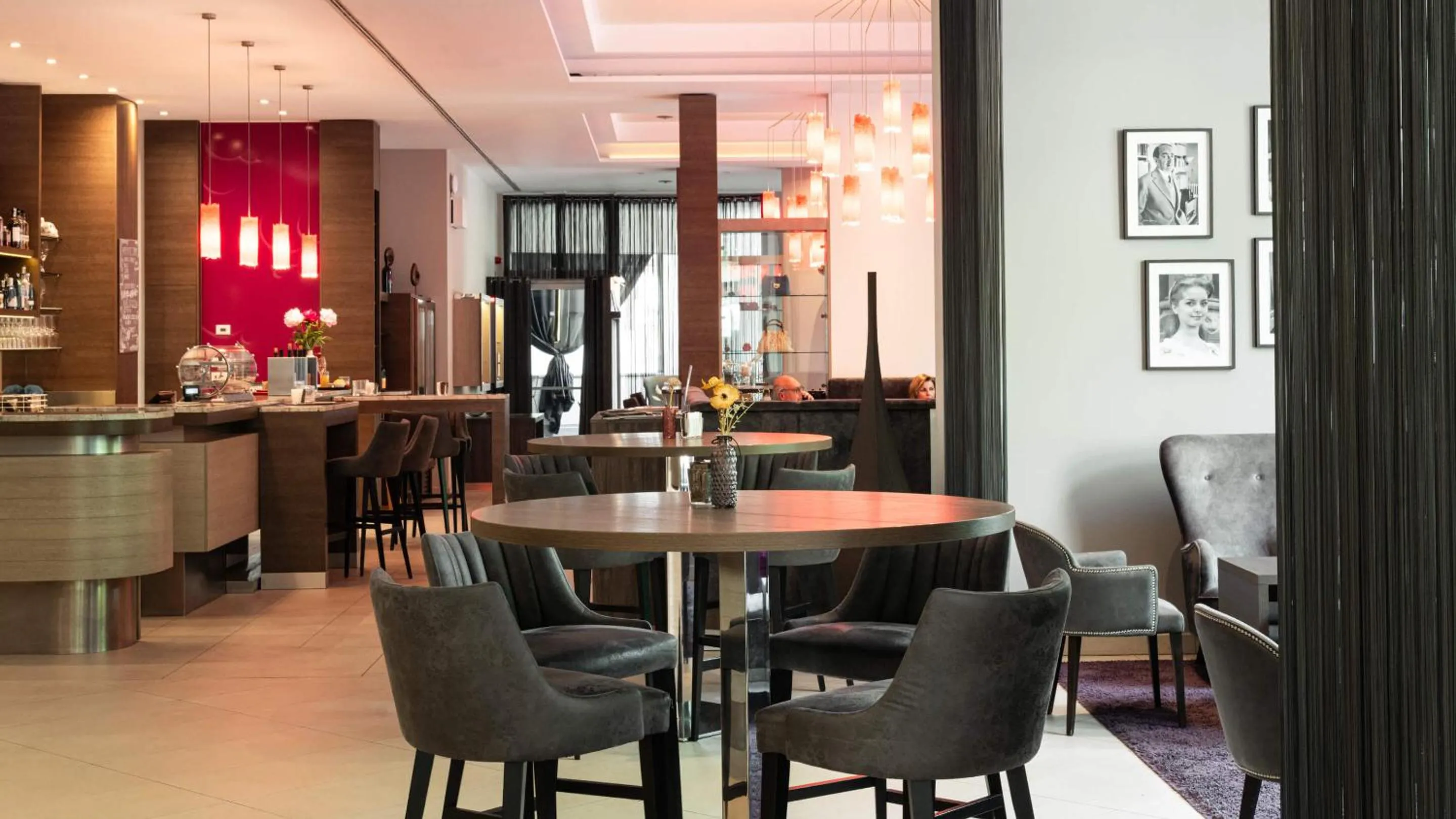 Lounge or bar in City Hotel Merano