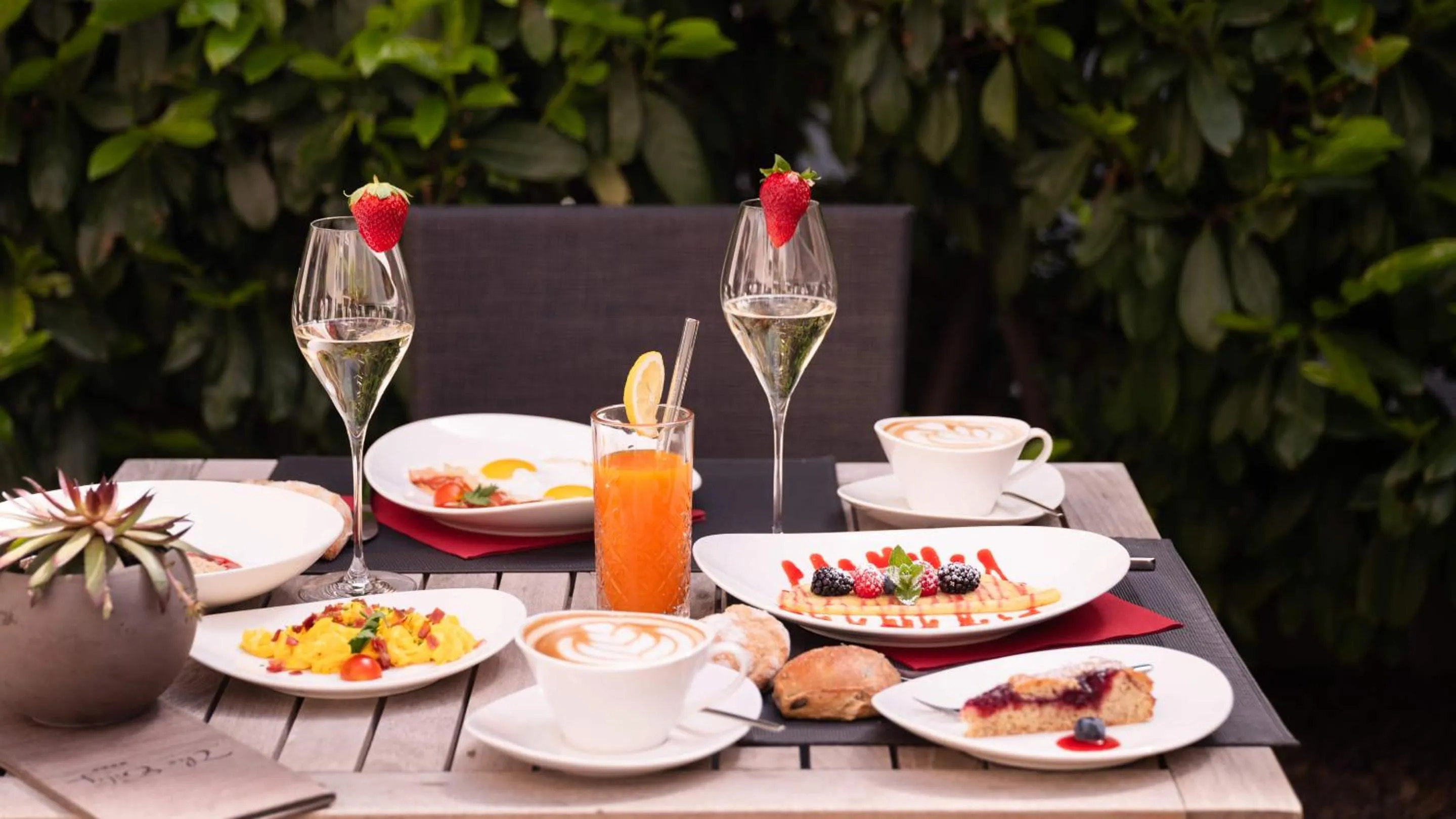 Restaurant/places to eat in City Hotel Merano