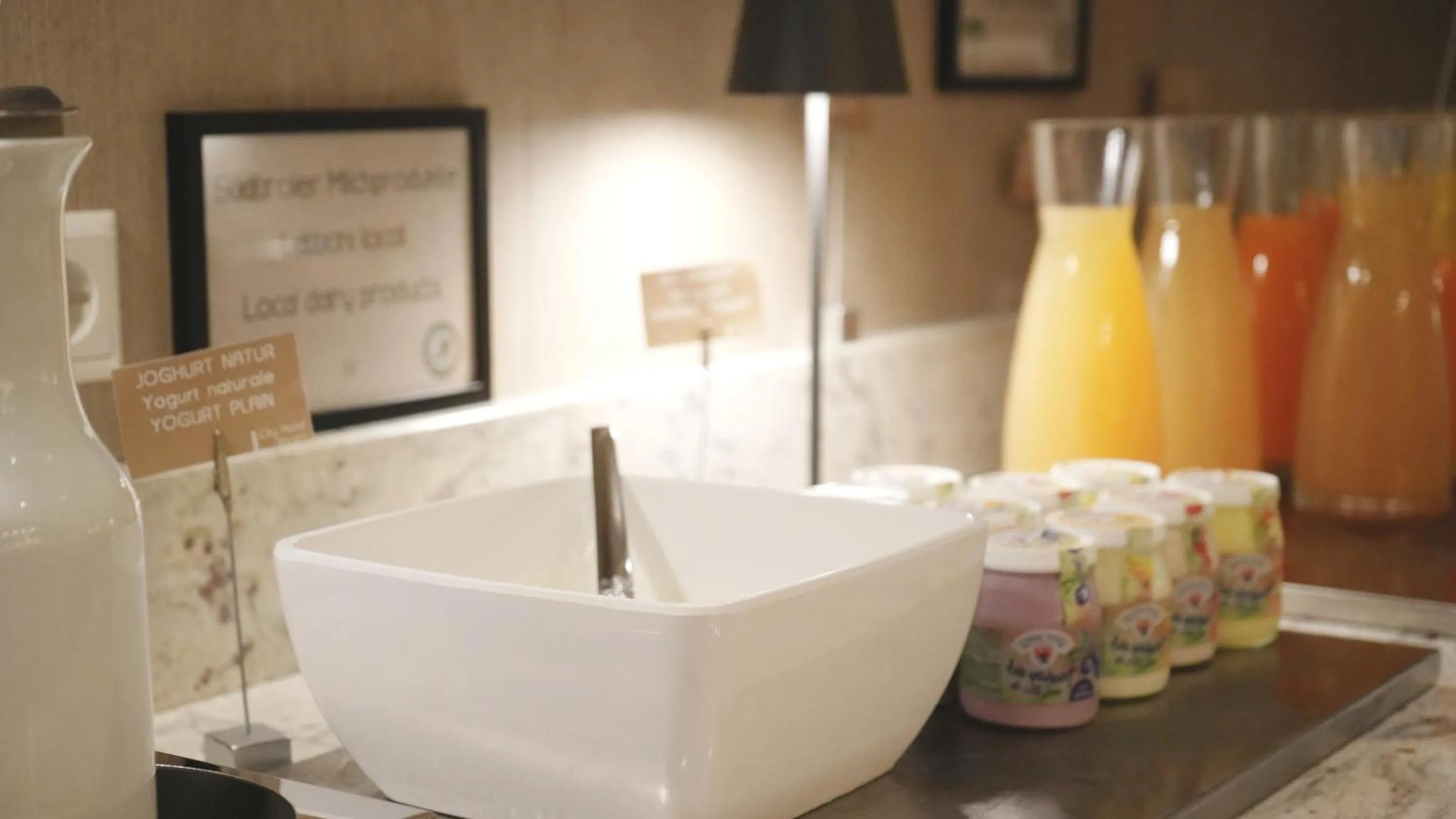 Restaurant/places to eat in City Hotel Merano