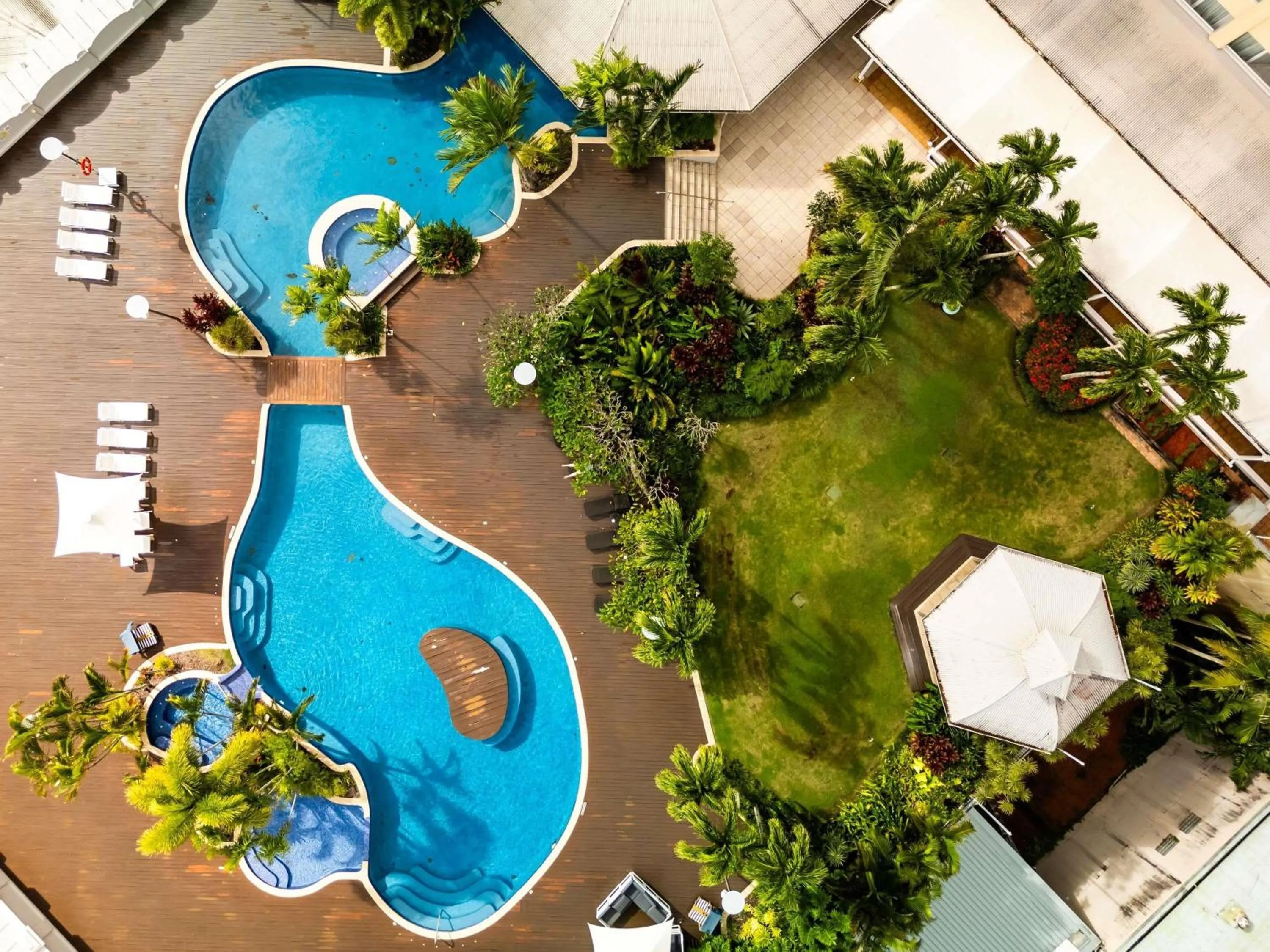 Property building in Pullman Cairns International