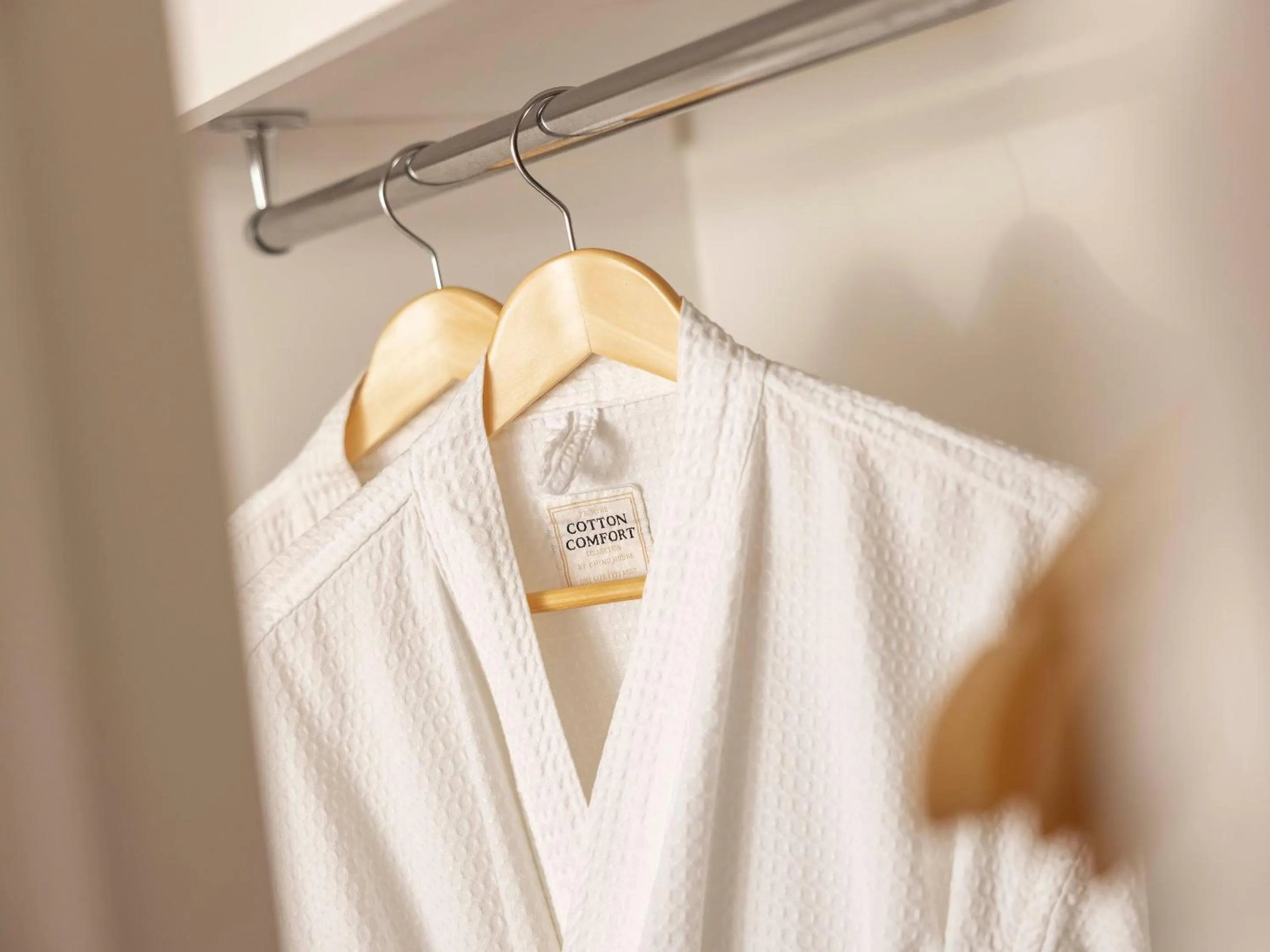 wardrobe in Pullman Cairns International