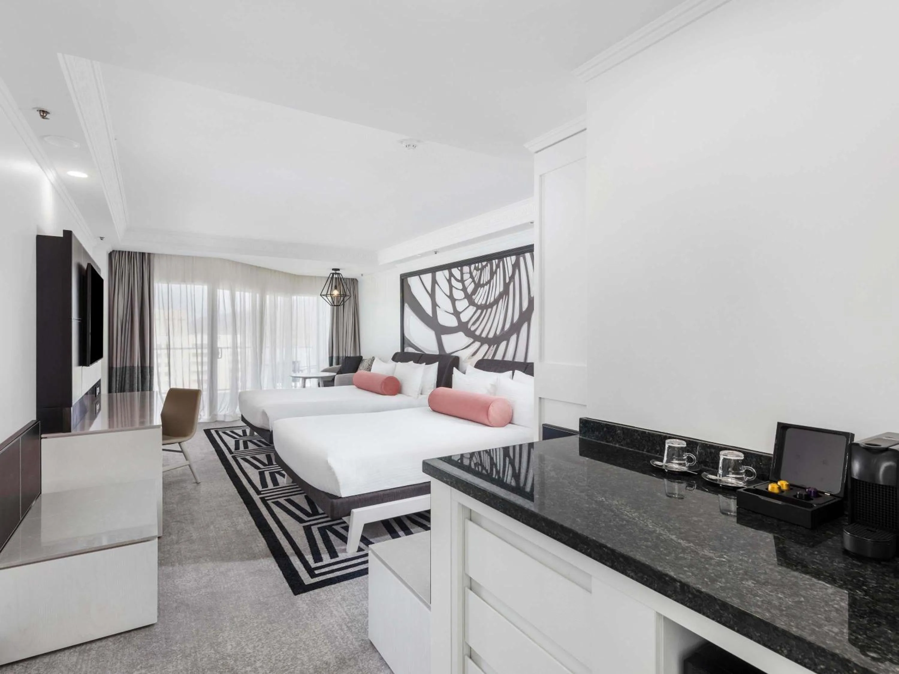 Bedroom, Bed in Pullman Cairns International