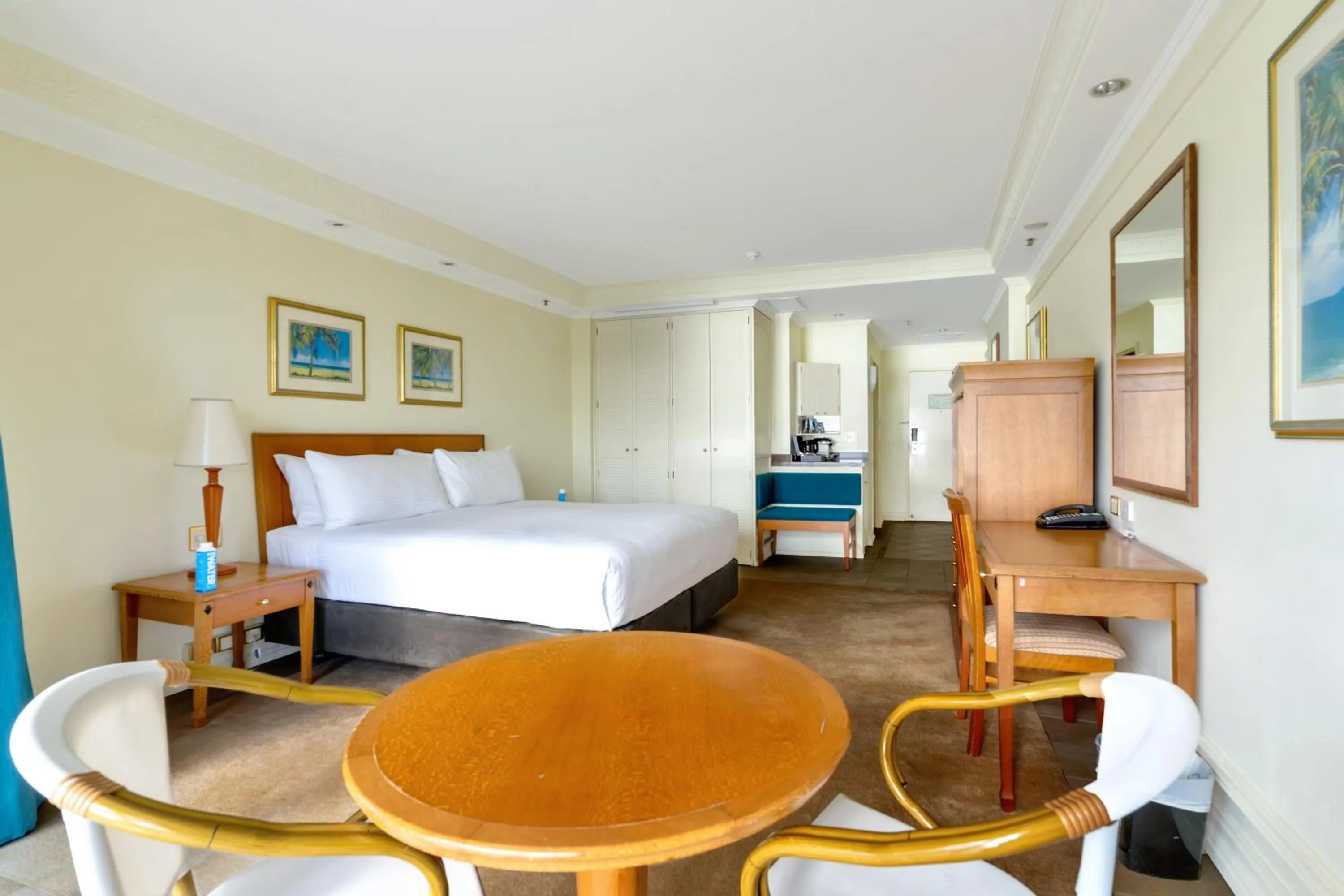 Bedroom, Bed in Pullman Cairns International