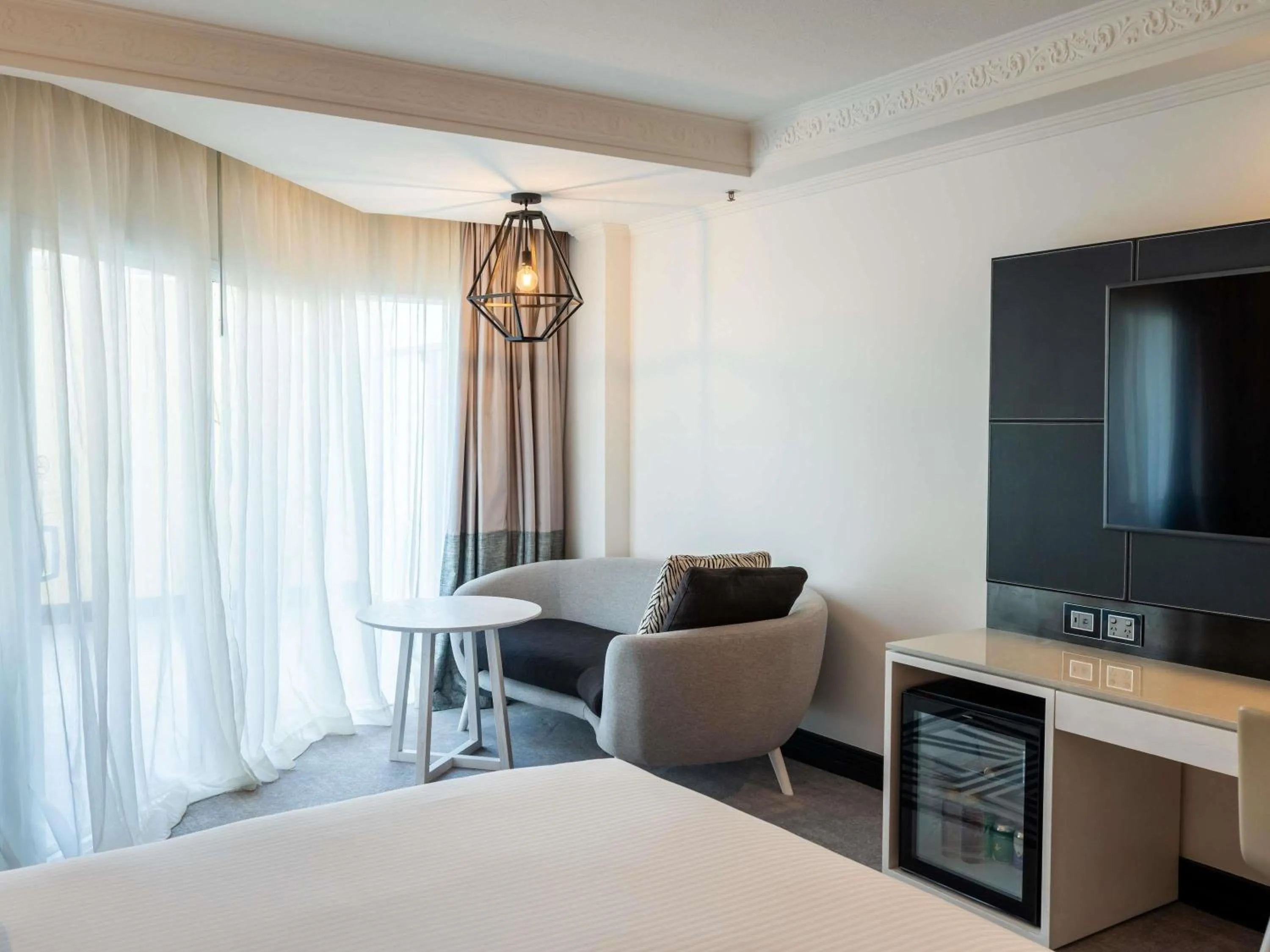 Bedroom, Bed in Pullman Cairns International