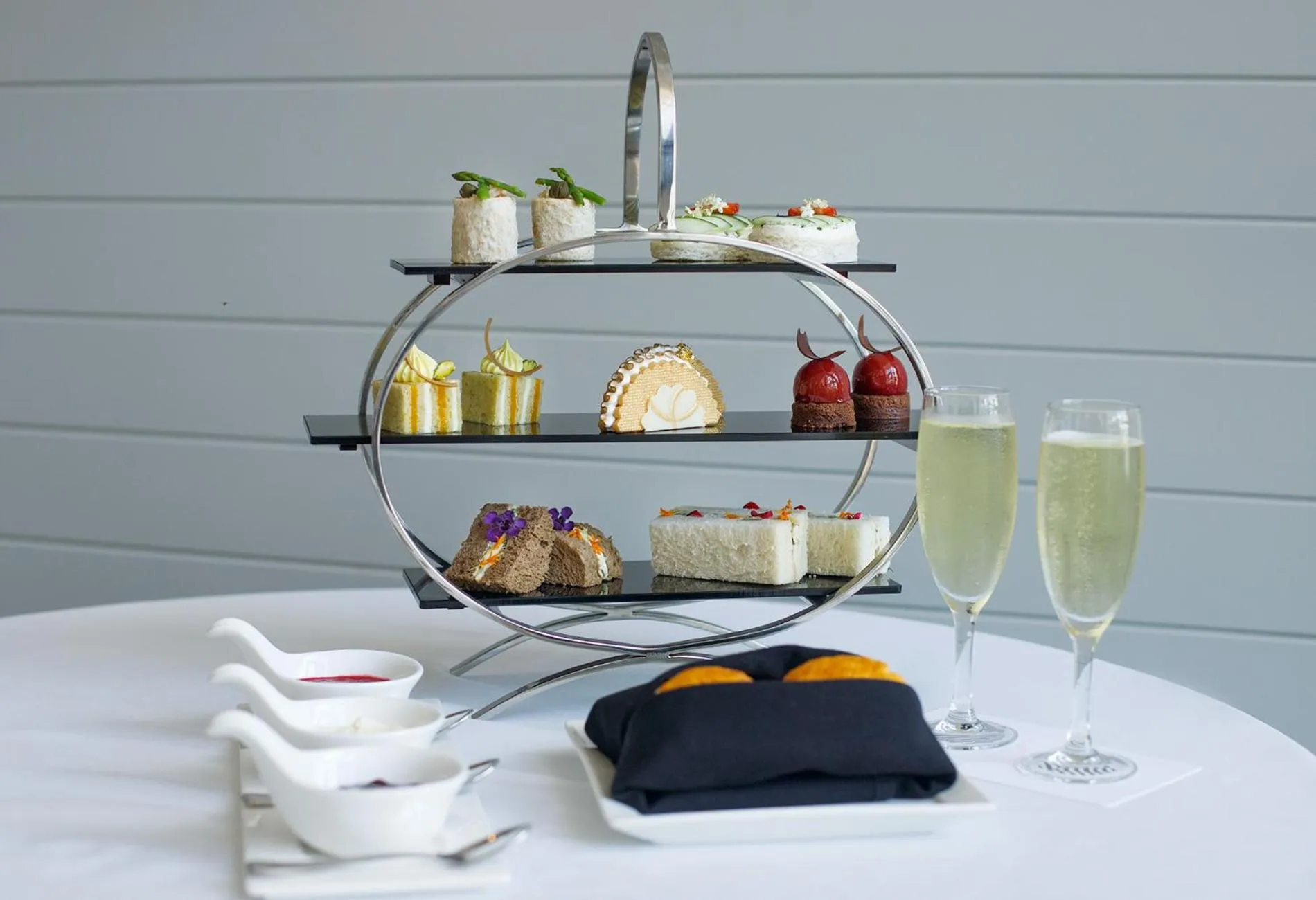 Restaurant/places to eat in Pullman Cairns International