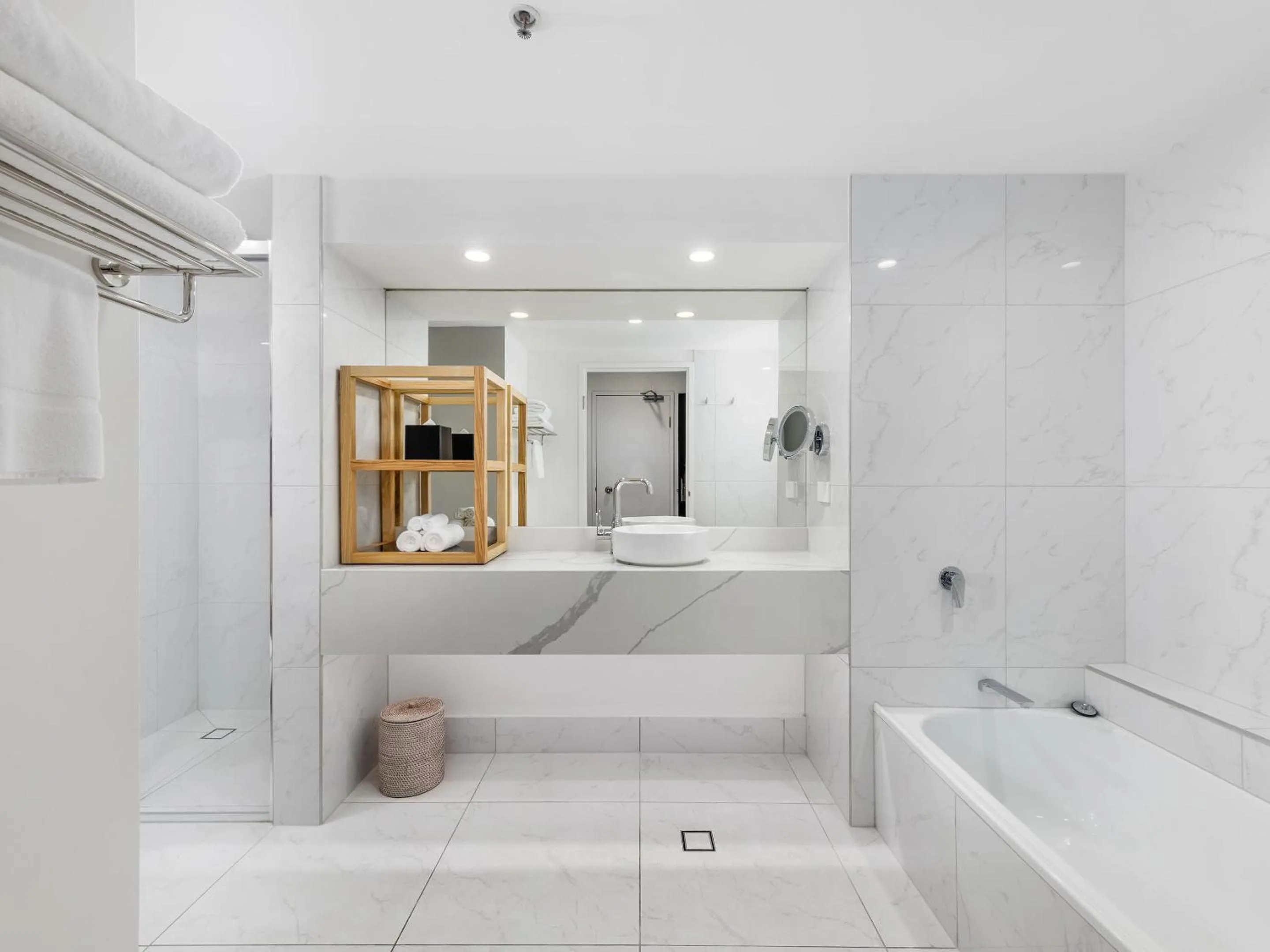 Shower in Pullman Cairns International