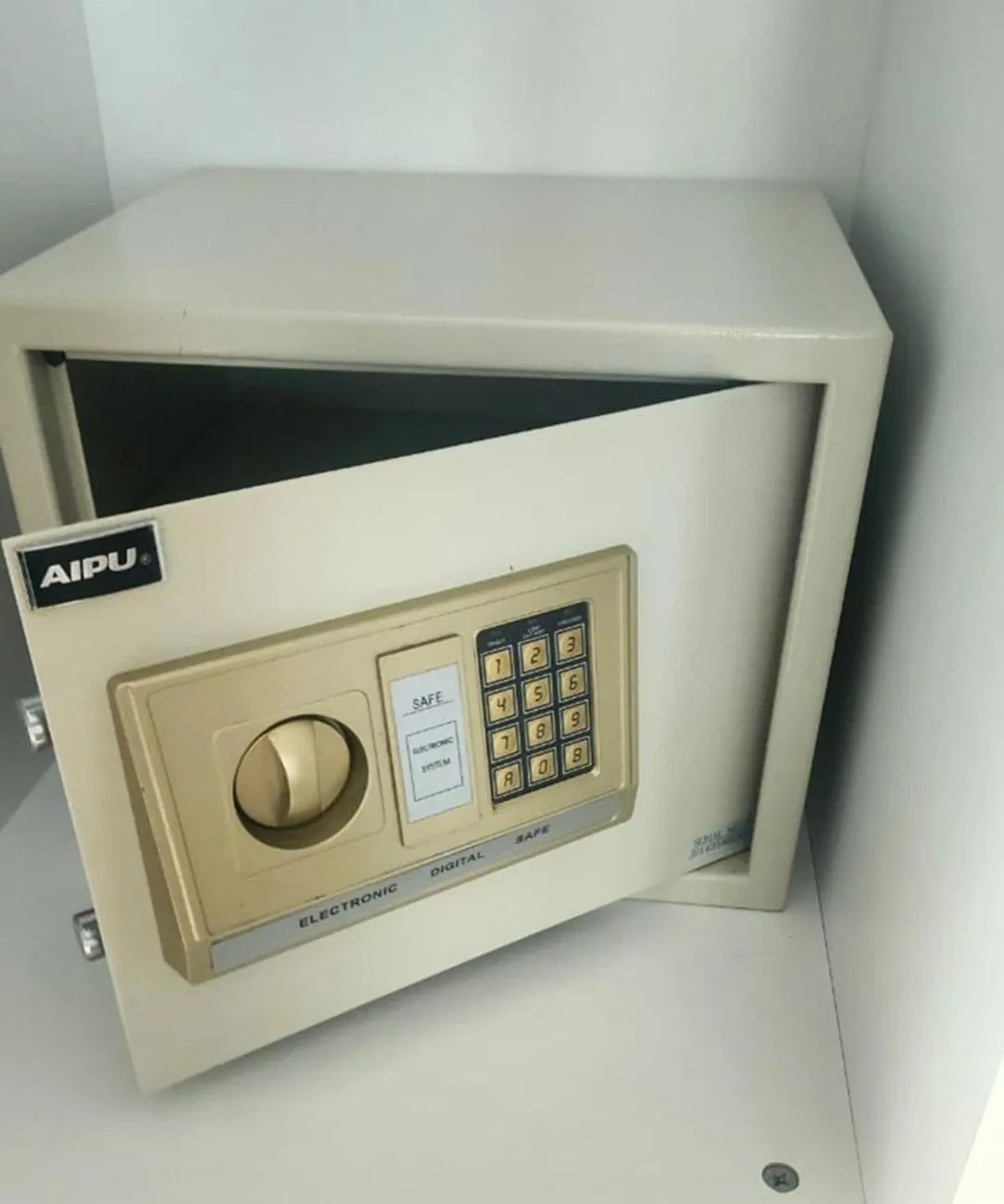 safe in Diplomat Suites Hotel