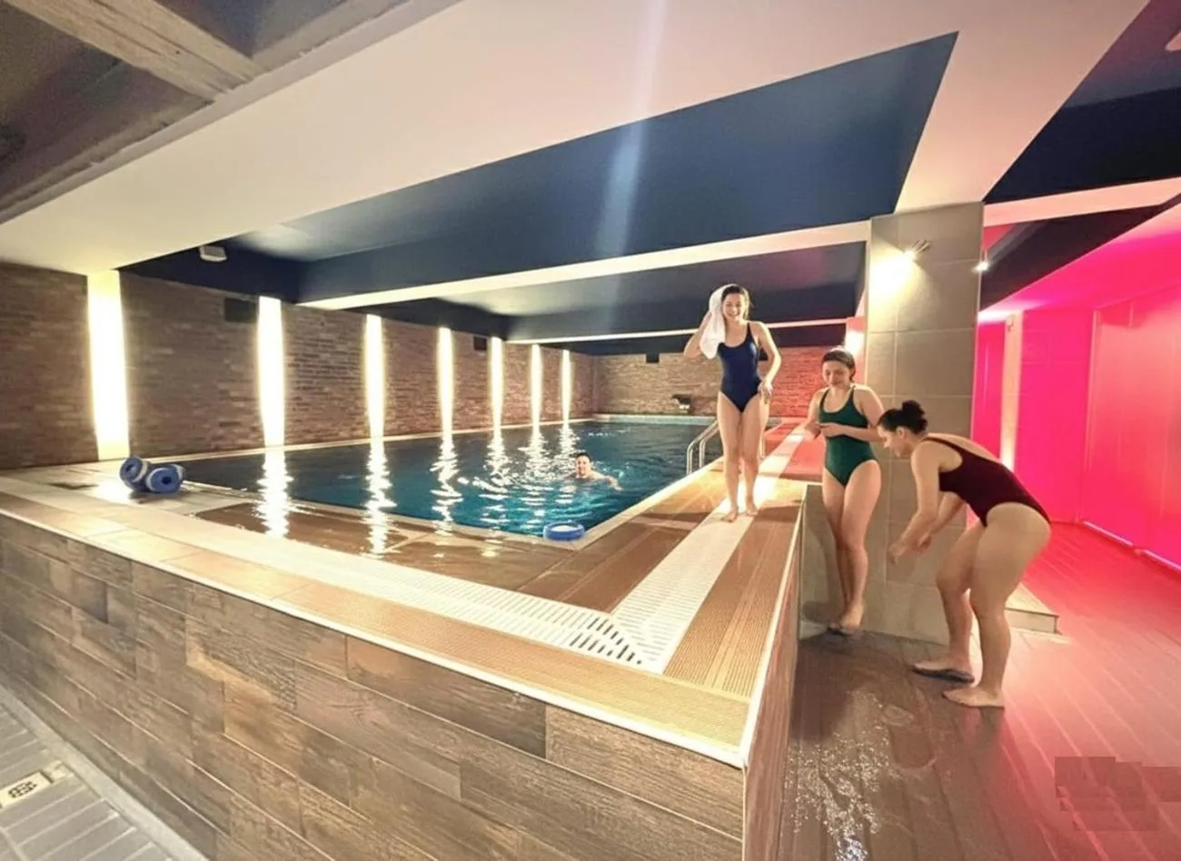 Swimming pool in Diplomat Suites Hotel