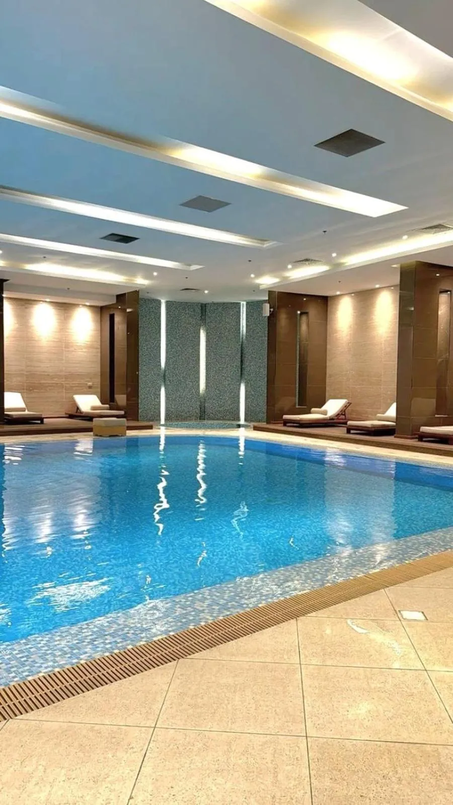Swimming pool in Diplomat Suites Hotel