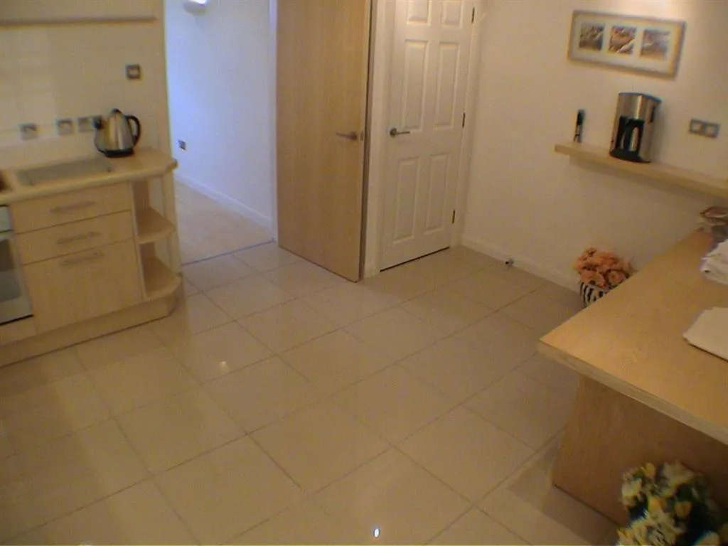 Dining area in Earle House Serviced Apartments