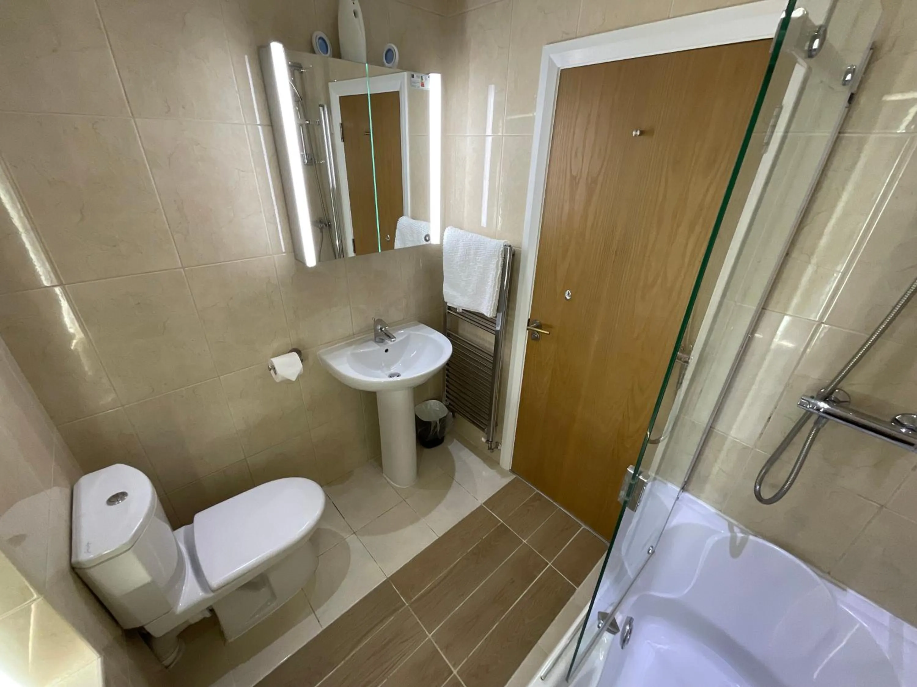 Bathroom in Earle House Serviced Apartments