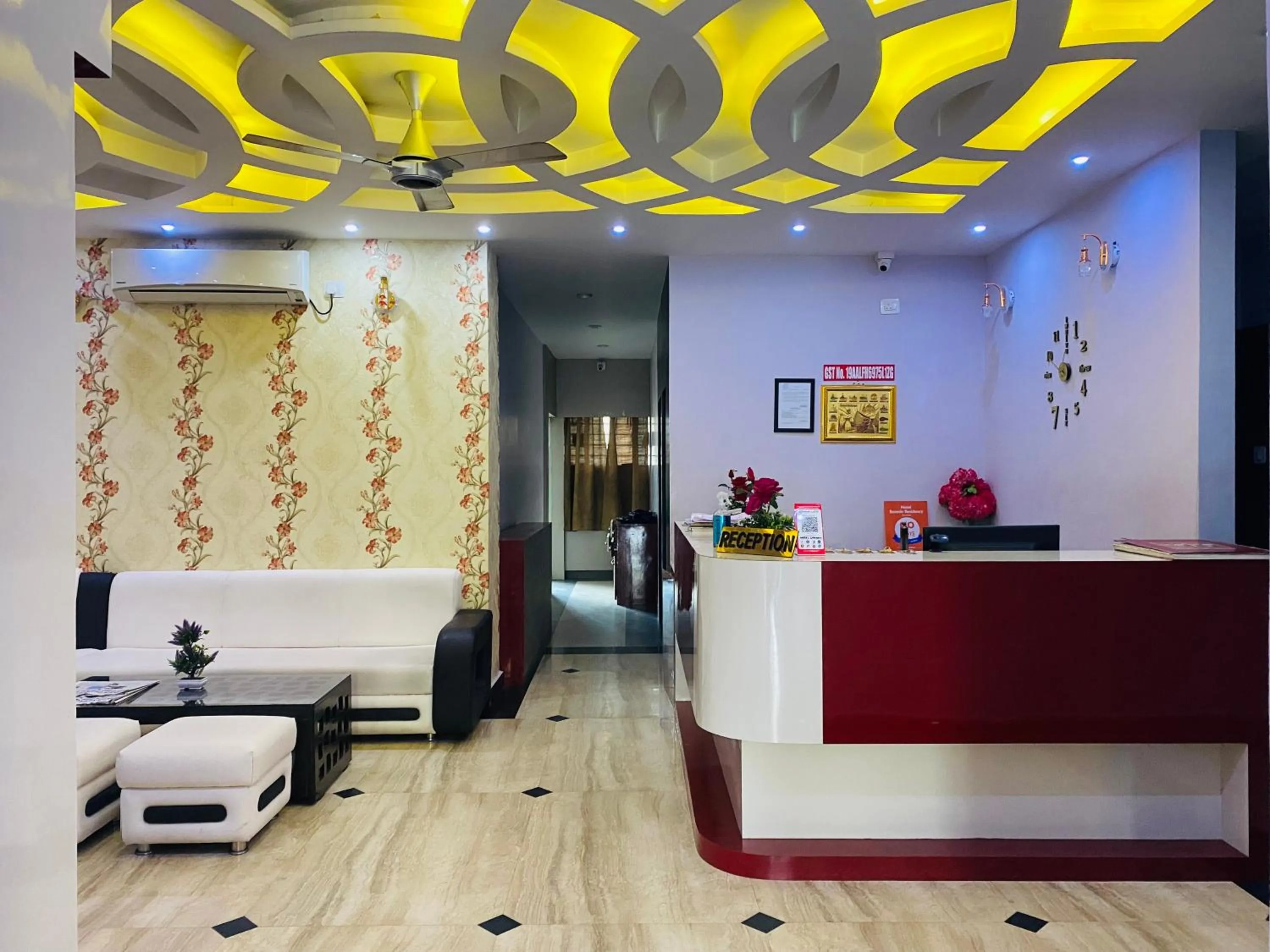 Lobby or reception in Hotel Saayein Residency