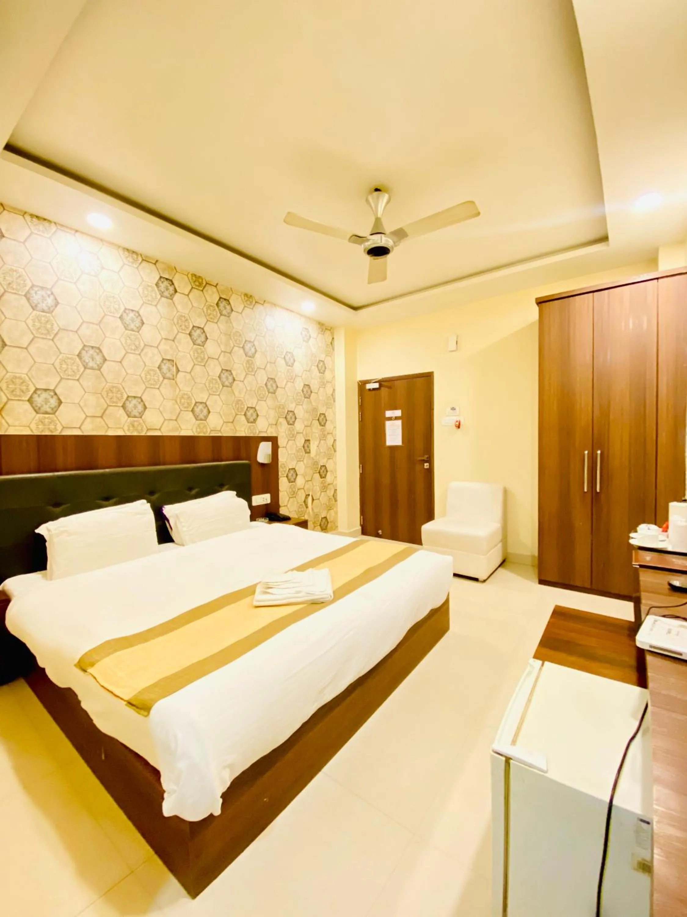 Bedroom, Bed in Hotel Saayein Residency