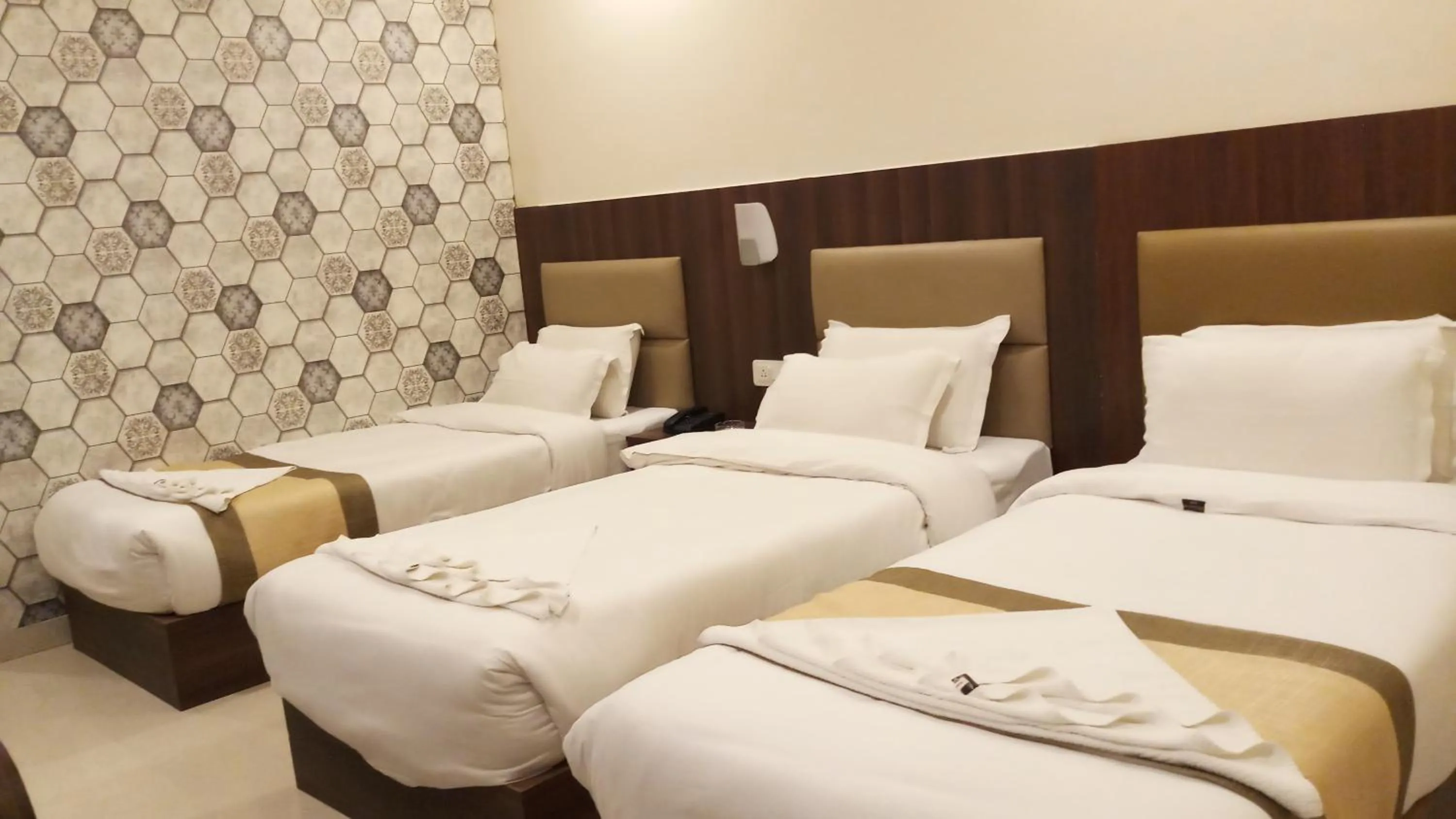 Bedroom, Bed in Hotel Saayein Residency
