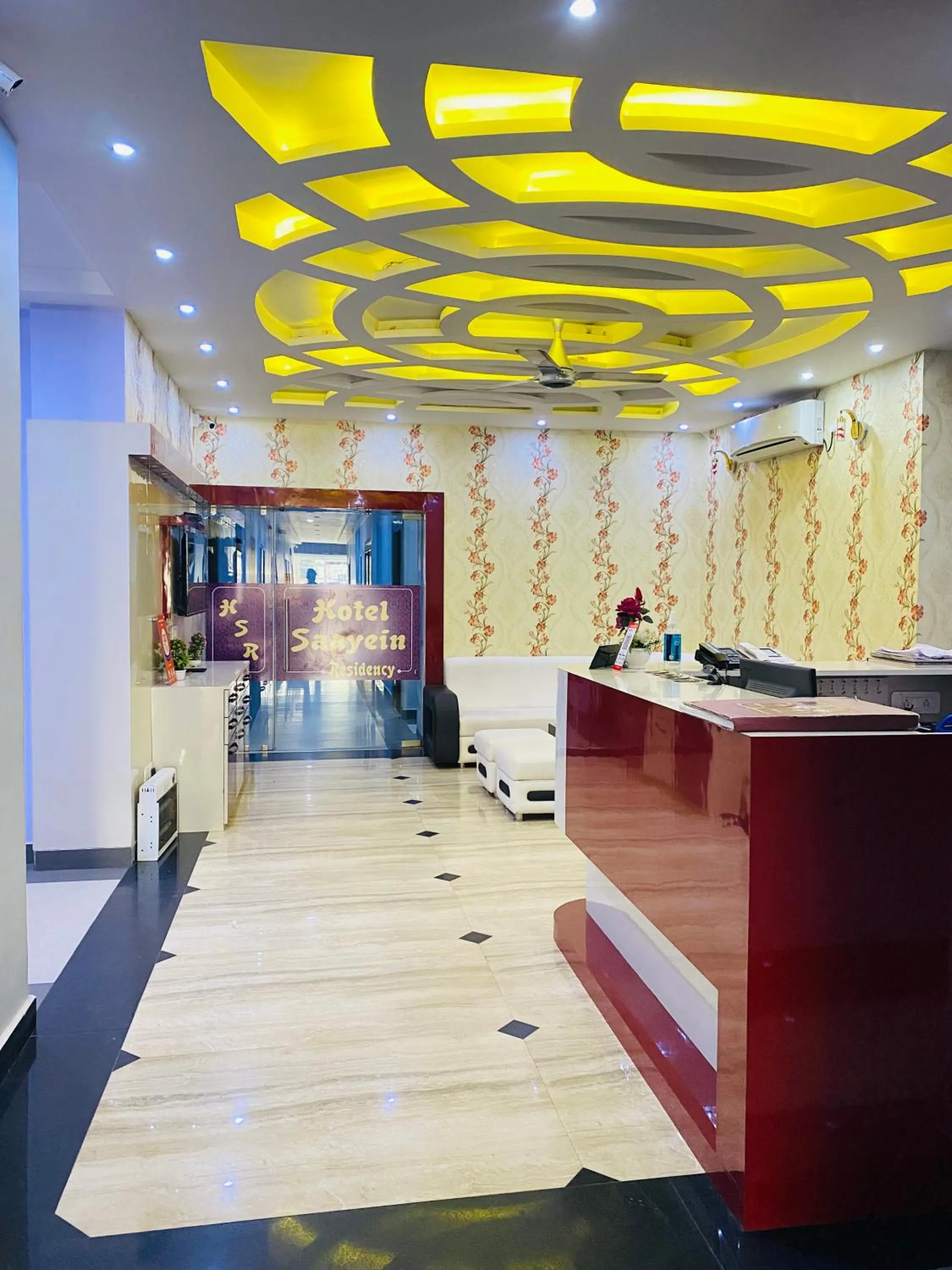 Lobby or reception in Hotel Saayein Residency